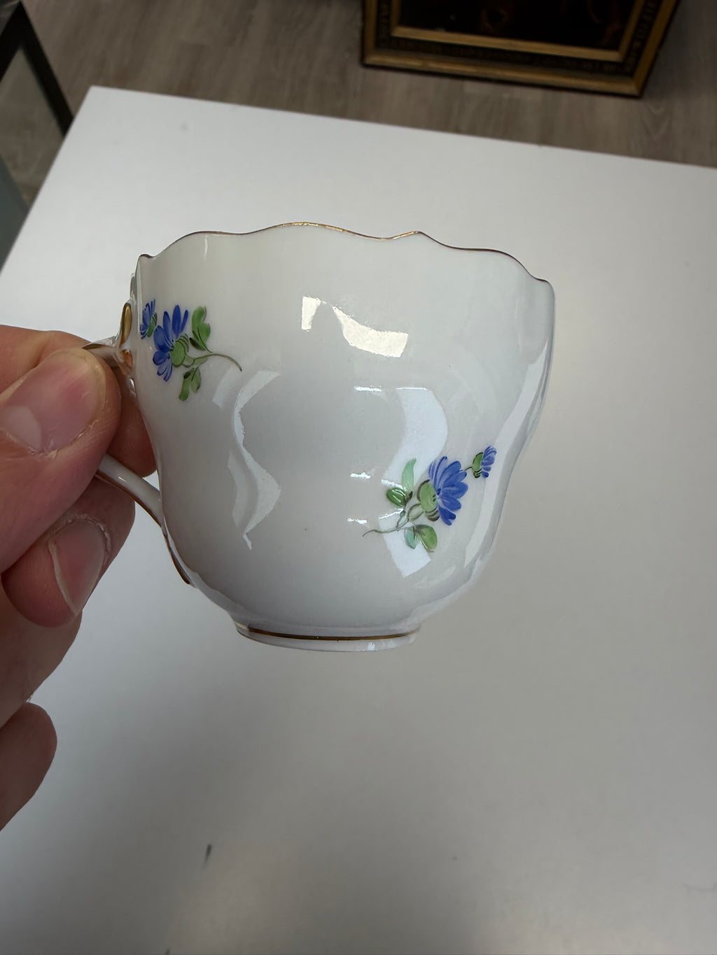Meissen Kaffeetasse mit Untertasse Porzellan, gelbe Blume Blumendekor handbemalt mit Goldrand