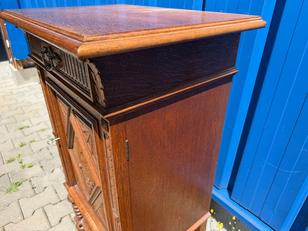 Gründerzeit Vertiko Halbschrank Eiche, antik geschnitzt, Beistellschrank / Nachtkommode, B/H 62/105 cm