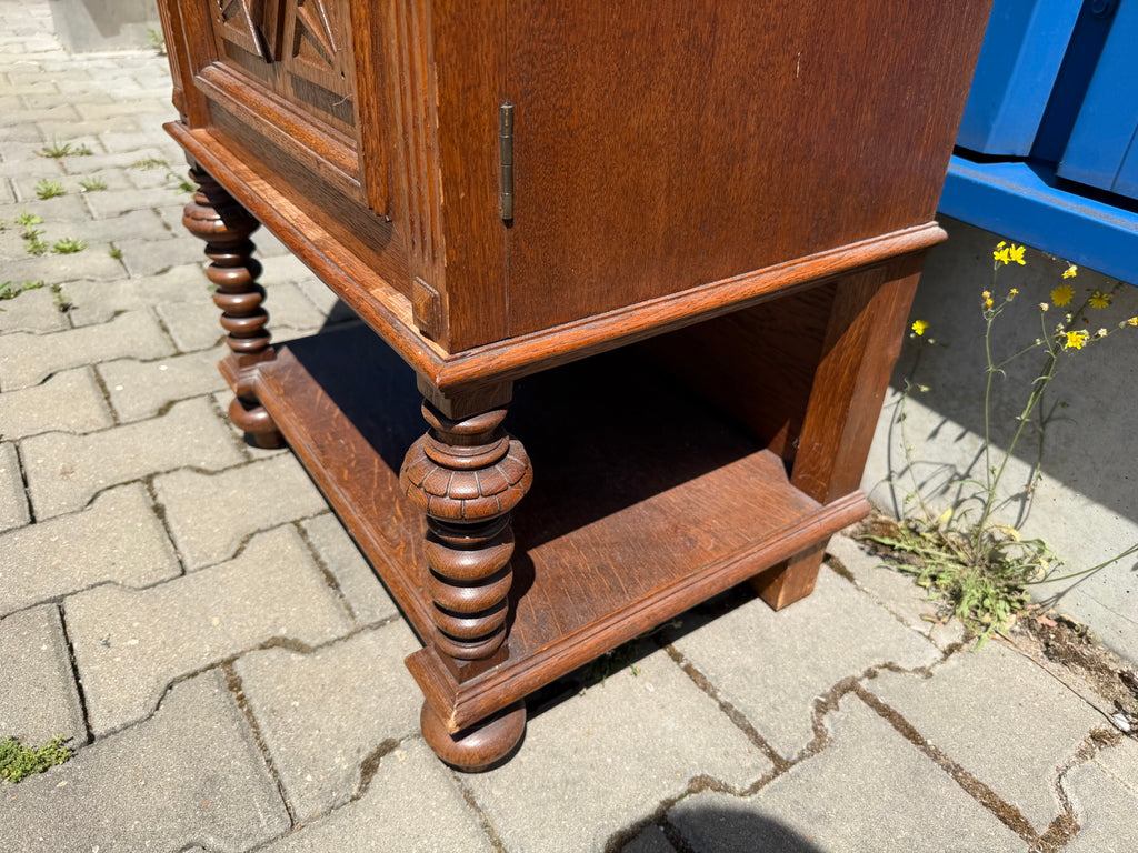 Gründerzeit Vertiko Halbschrank Eiche, antik geschnitzt, Beistellschrank / Nachtkommode, B/H 62/105 cm
