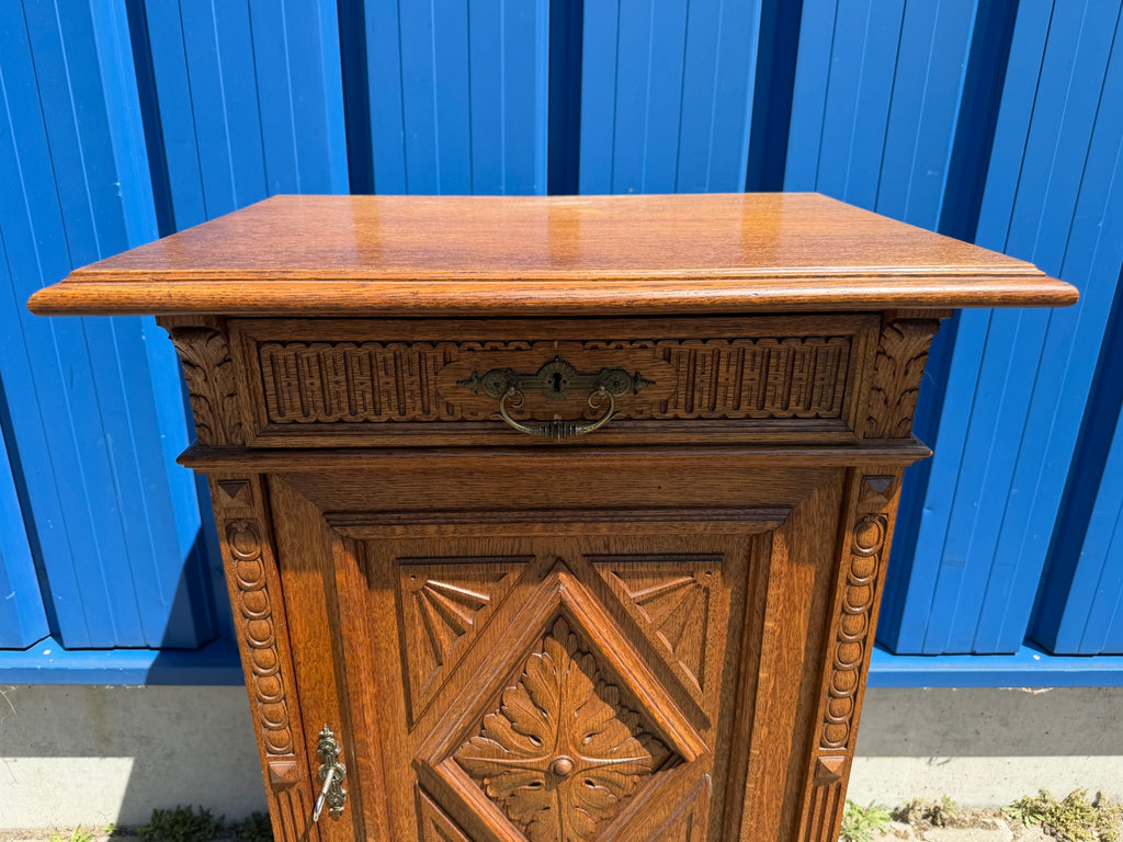 Gründerzeit Vertiko Halbschrank Eiche, antik geschnitzt, Beistellschrank / Nachtkommode, B/H 62/105 cm