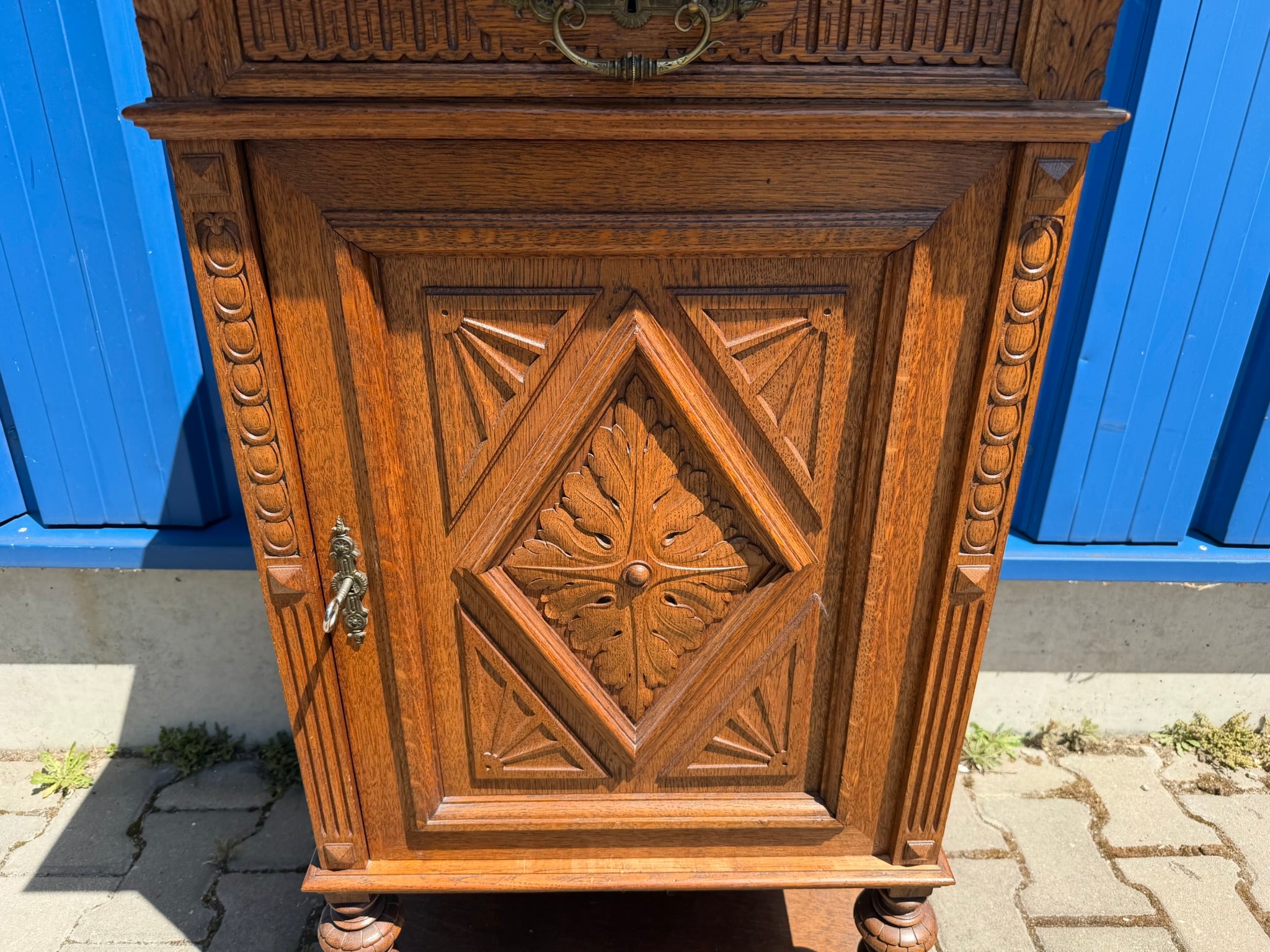 Gründerzeit Vertiko Halbschrank Eiche, antik geschnitzt, Beistellschrank / Nachtkommode, B/H 62/105 cm