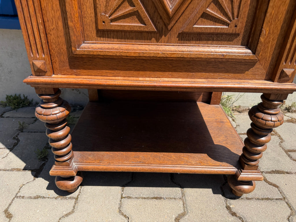 Gründerzeit Vertiko Halbschrank Eiche, antik geschnitzt, Beistellschrank / Nachtkommode, B/H 62/105 cm