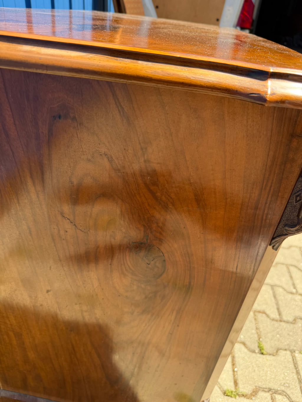 Kommode Louis Philippe um 1870, Nussbaum und Wurzelnuss furniert, restauriert
