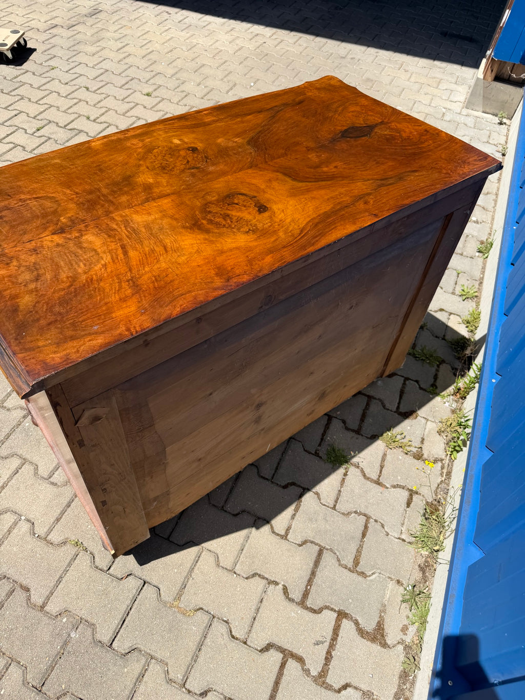 Kommode Louis Philippe um 1870, Nussbaum und Wurzelnuss furniert, restauriert
