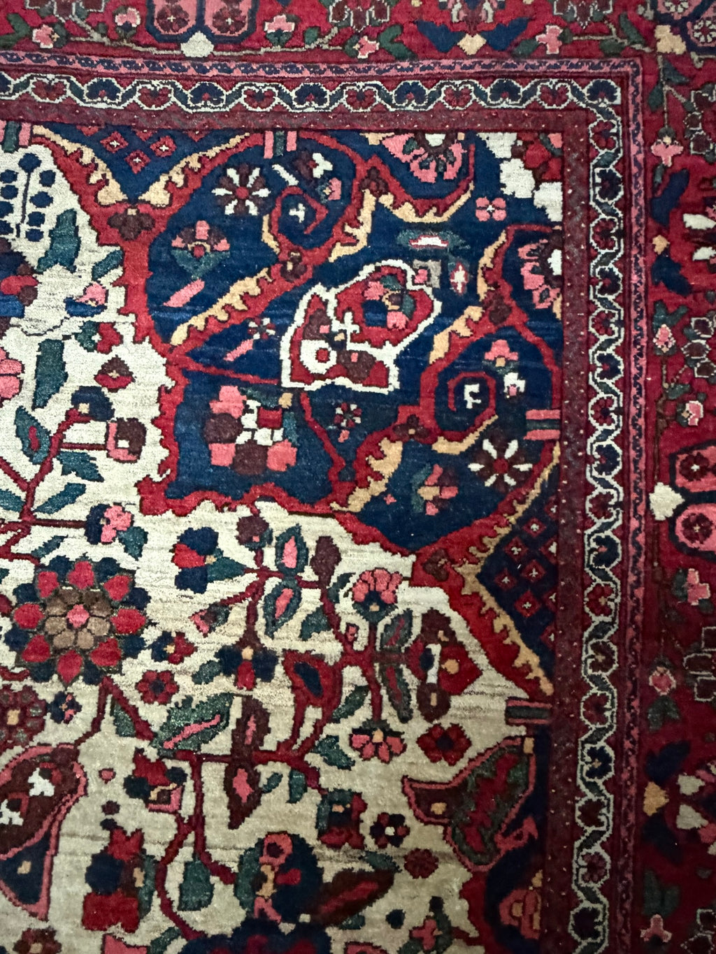 Teppich Wolle, cremefarbenes Medaillonfeld, Bachtiar-Muster, 210 x 314 cm