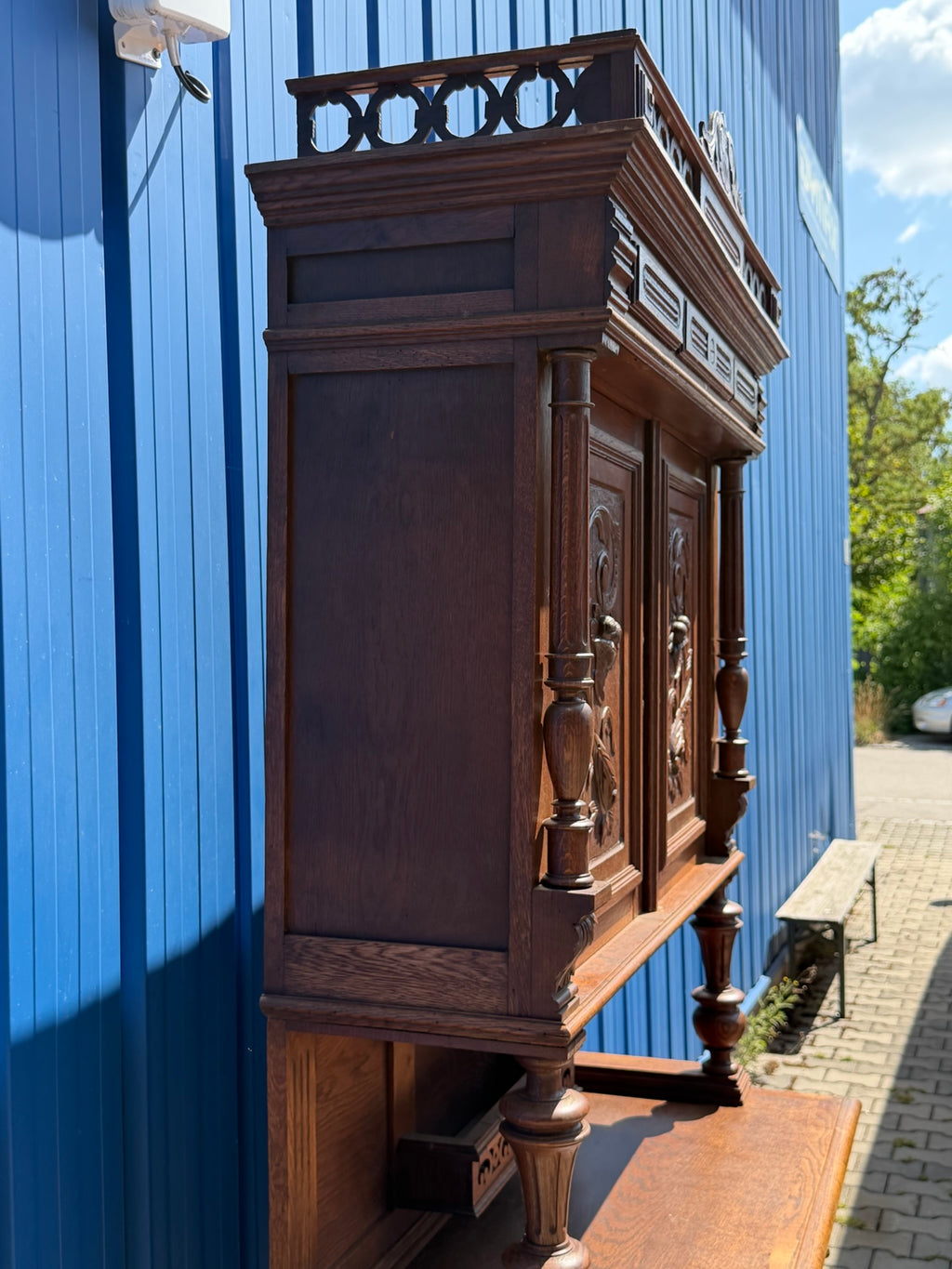 Buffet Henri II, Eiche, um 1880, dreiteilig mit originaler Krone