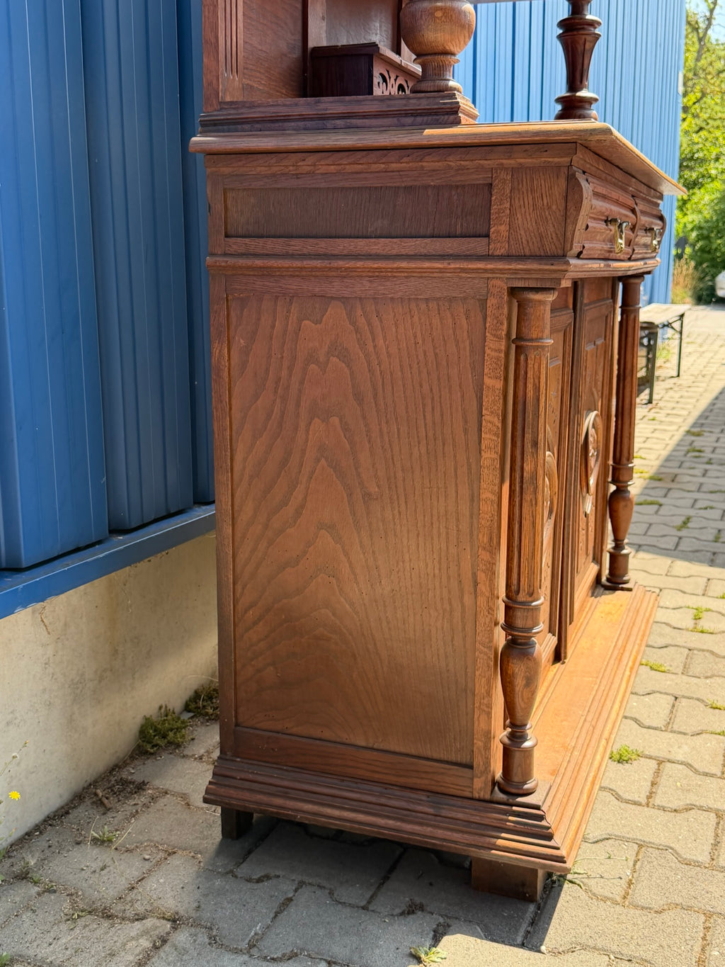 Buffet Henri II, Eiche, um 1880, dreiteilig mit originaler Krone