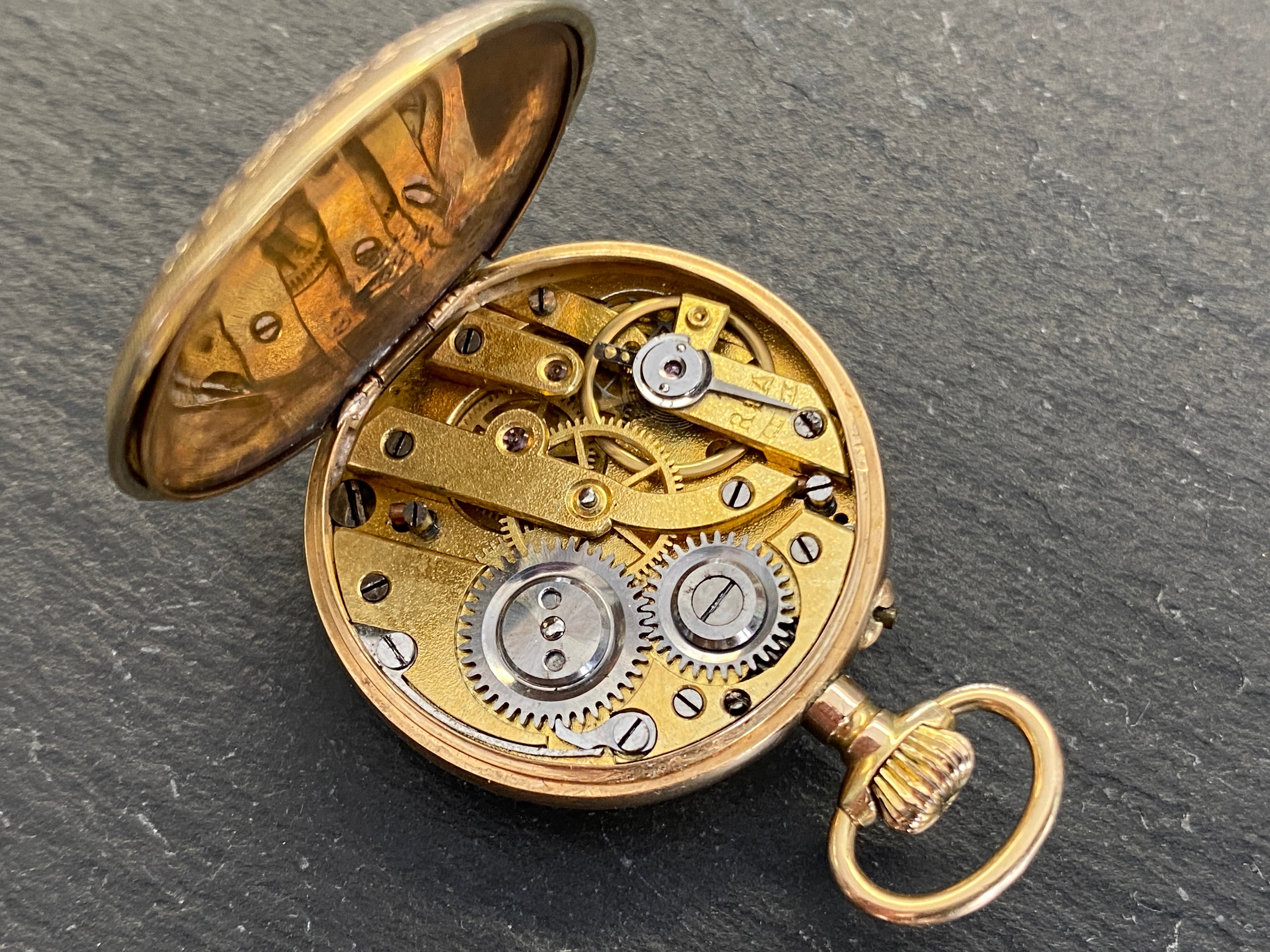 Dekorative Taschenuhr / Damentaschenuhr, 585er Gold (14 Karat), Emaille-Zifferblatt