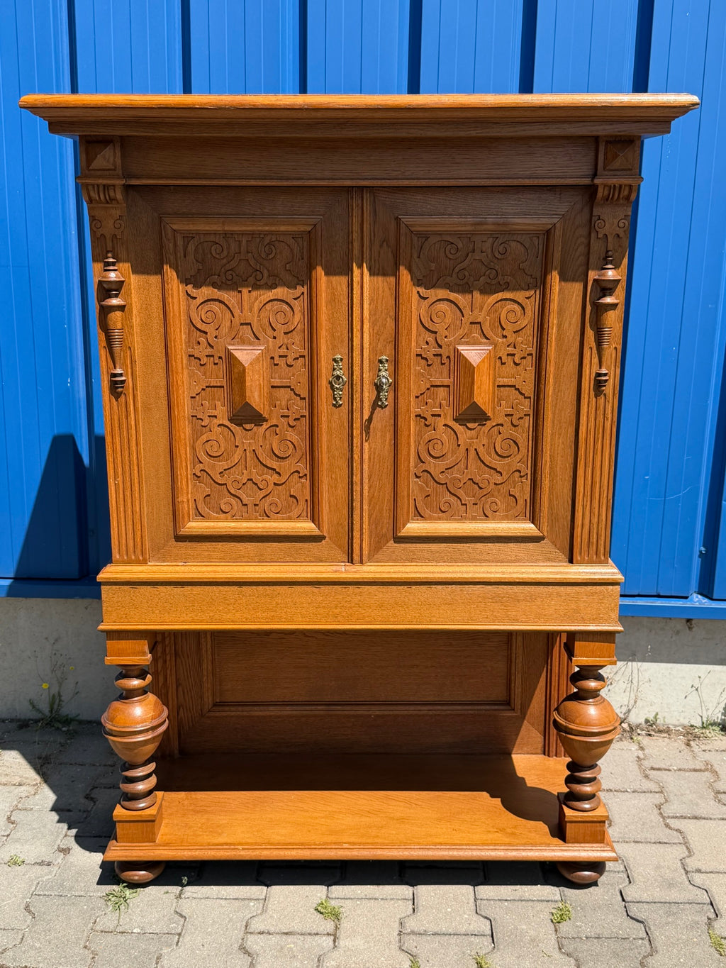 Vertiko Kredenz Eiche Gründerzeit um 1880, mit Etage und Schnitzwerk
