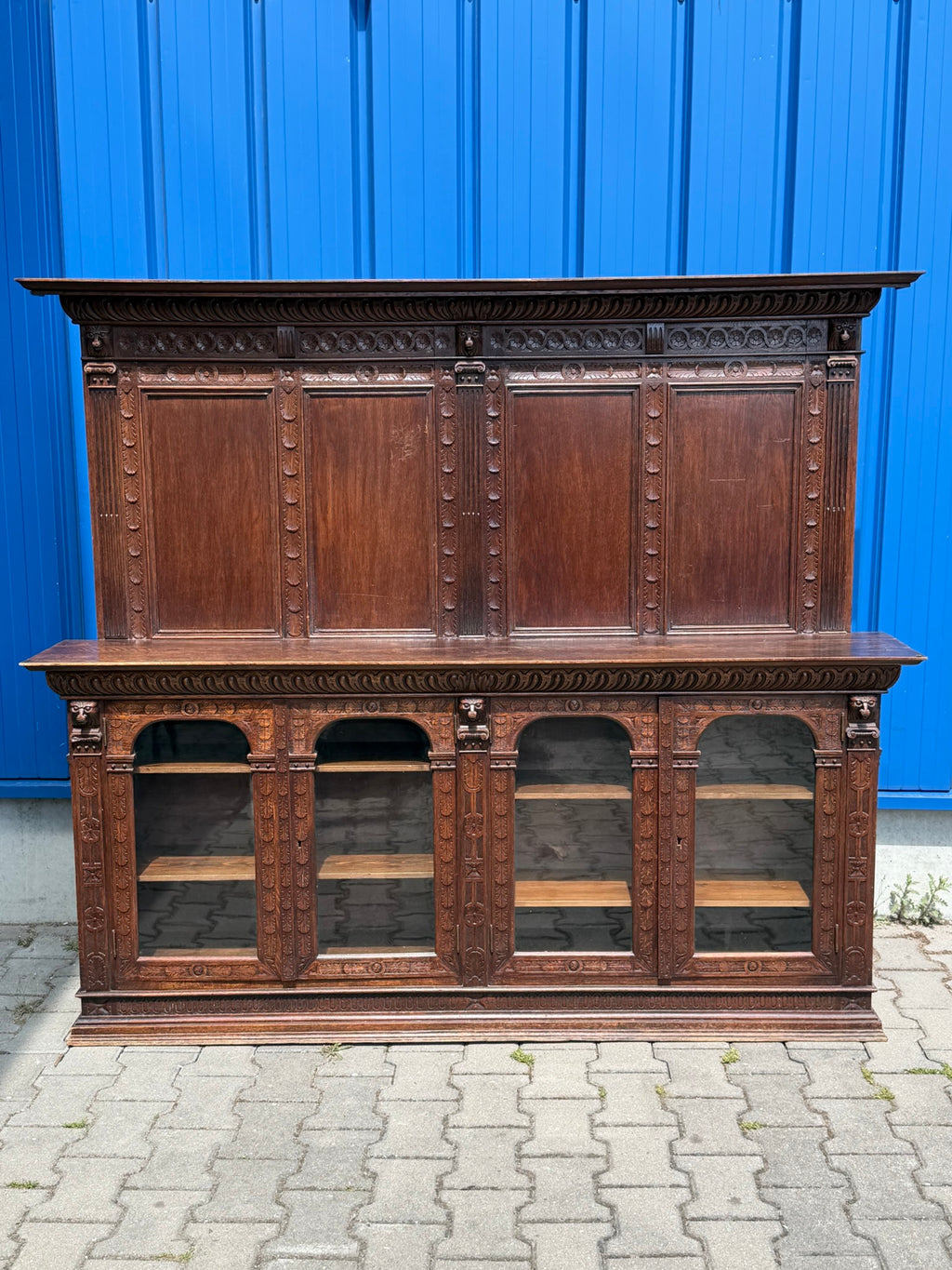 Vitrinenschrank Eiche Neorenaissance · Holland um 1880, geschnitzt