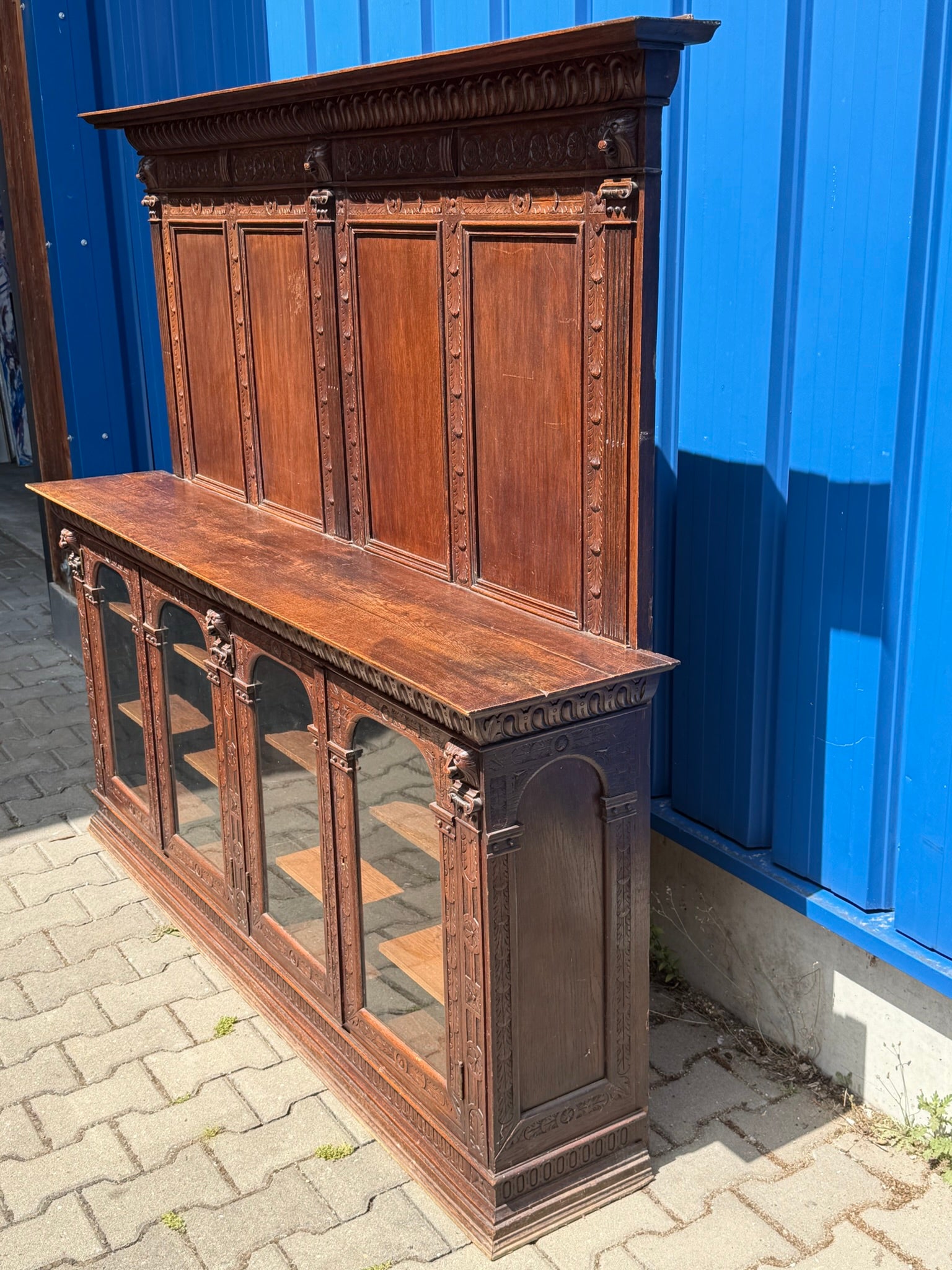 Vitrinenschrank Eiche Neorenaissance · Holland um 1880, geschnitzt