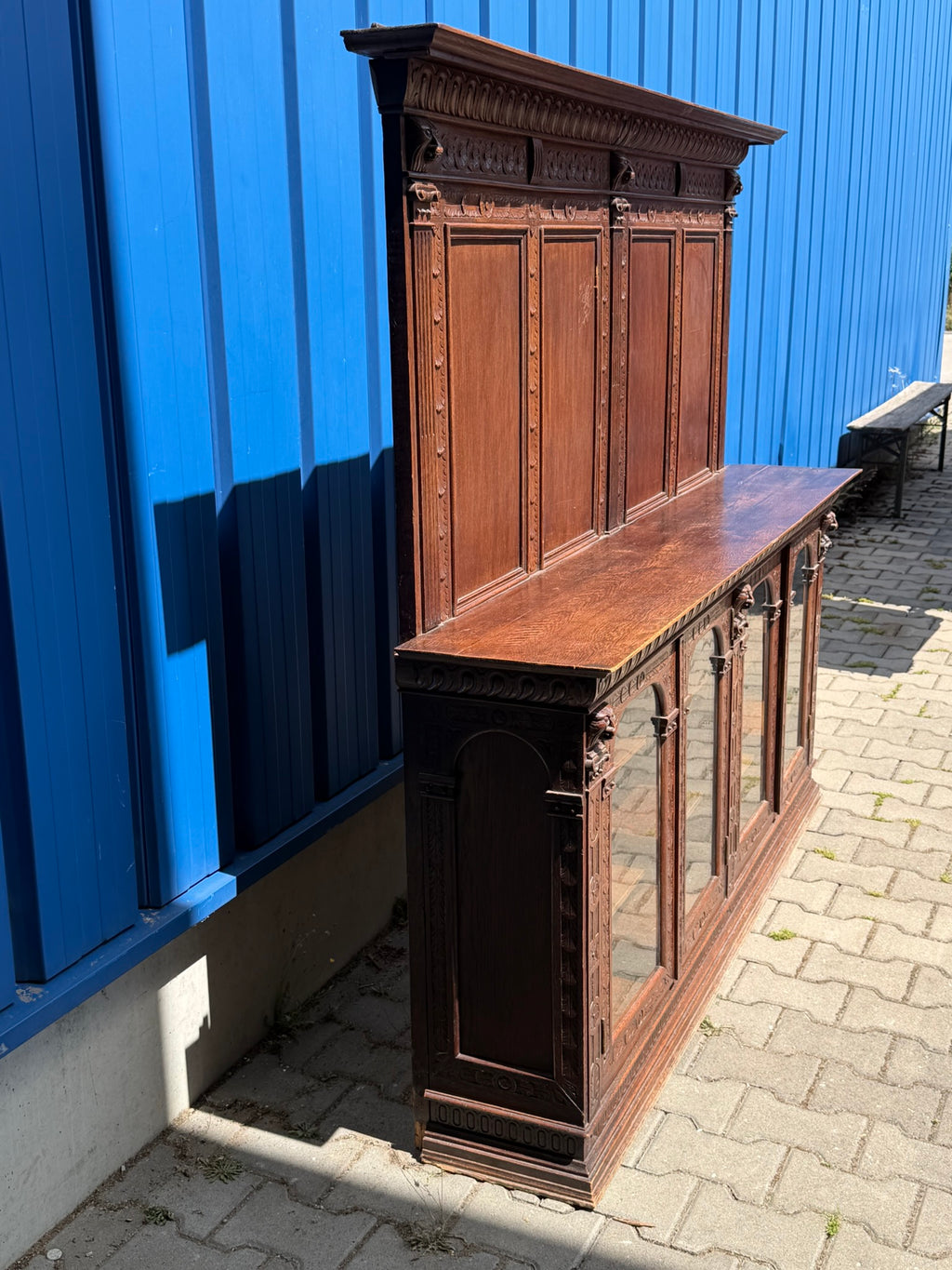 Vitrinenschrank Eiche Neorenaissance · Holland um 1880, geschnitzt