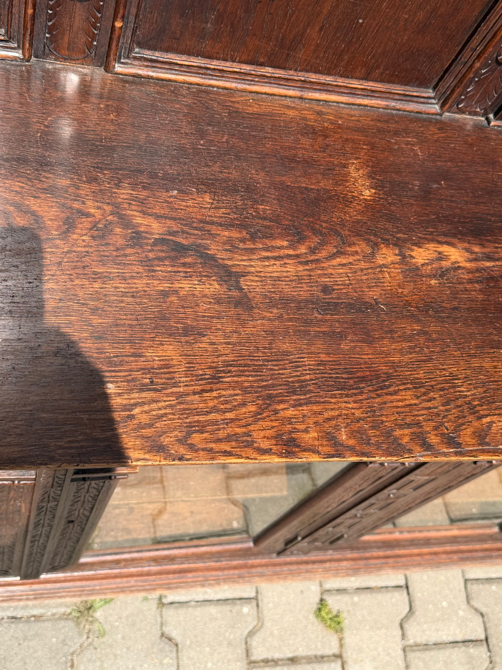 Vitrinenschrank Eiche Neorenaissance · Holland um 1880, geschnitzt