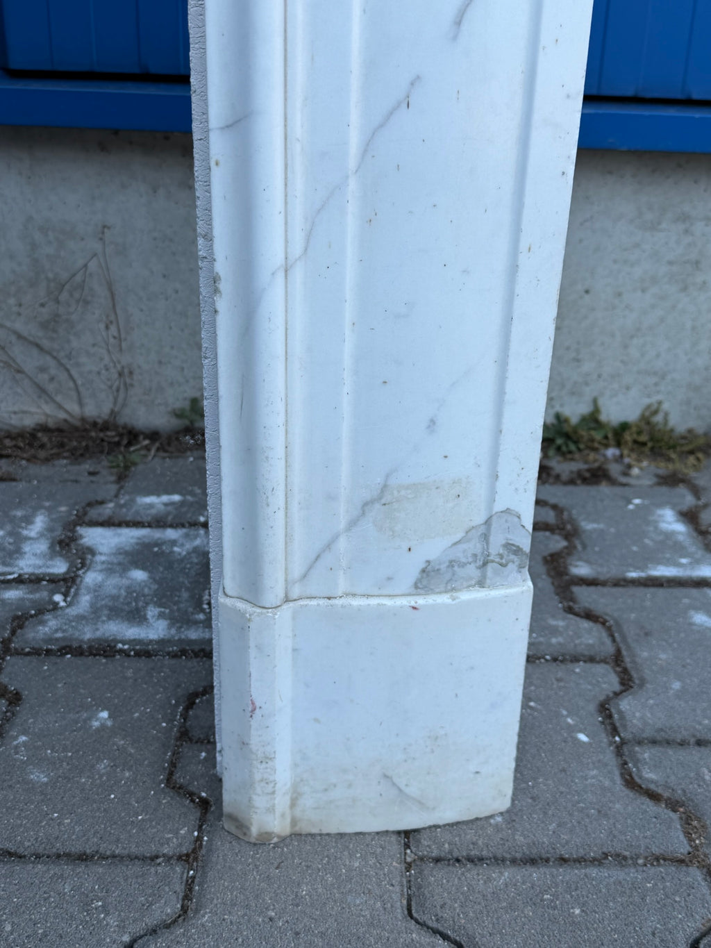 Antike Kaminumrandung / Kaminfassade – Kamin aus weißem Marmor, Louis XV / Rokoko, um 1880–1920