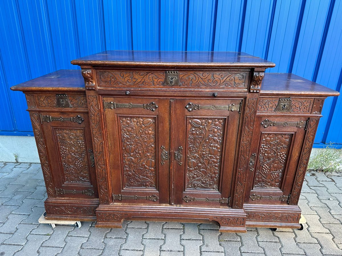 Buffetschrank Eiche Anrichte Historismus 19. Jahrhundert – geschnitztes Weinlaub, Neugotik &amp; Renaissance, zweiteiliges Aufsatzbuffet, deutsch