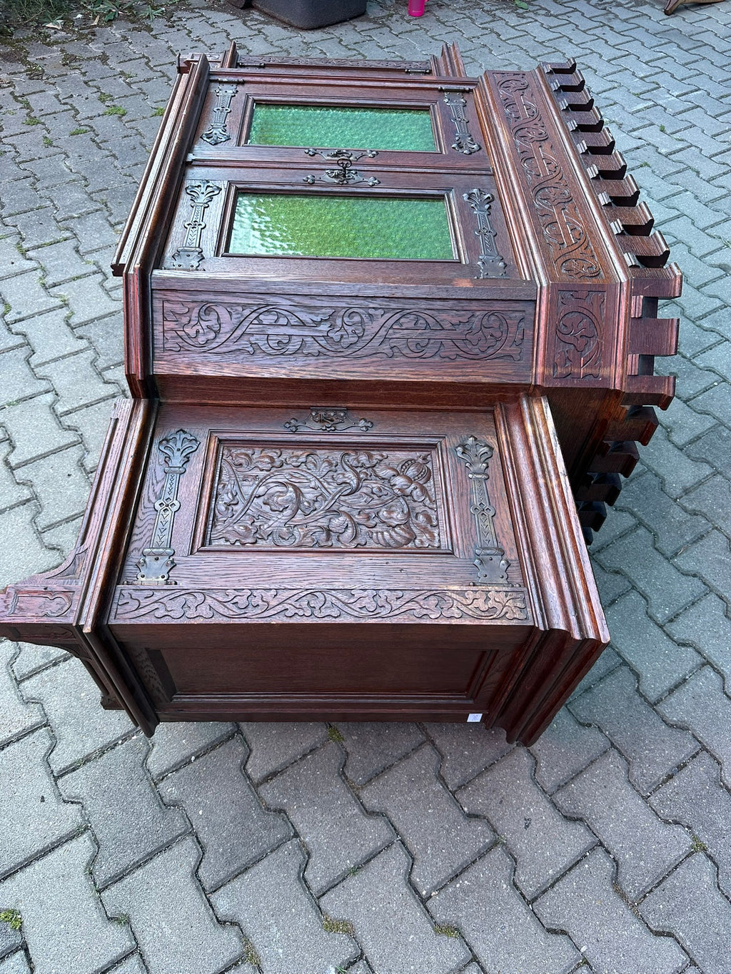 Buffetschrank Eiche Anrichte Historismus 19. Jahrhundert – geschnitztes Weinlaub, Neugotik &amp; Renaissance, zweiteiliges Aufsatzbuffet, deutsch