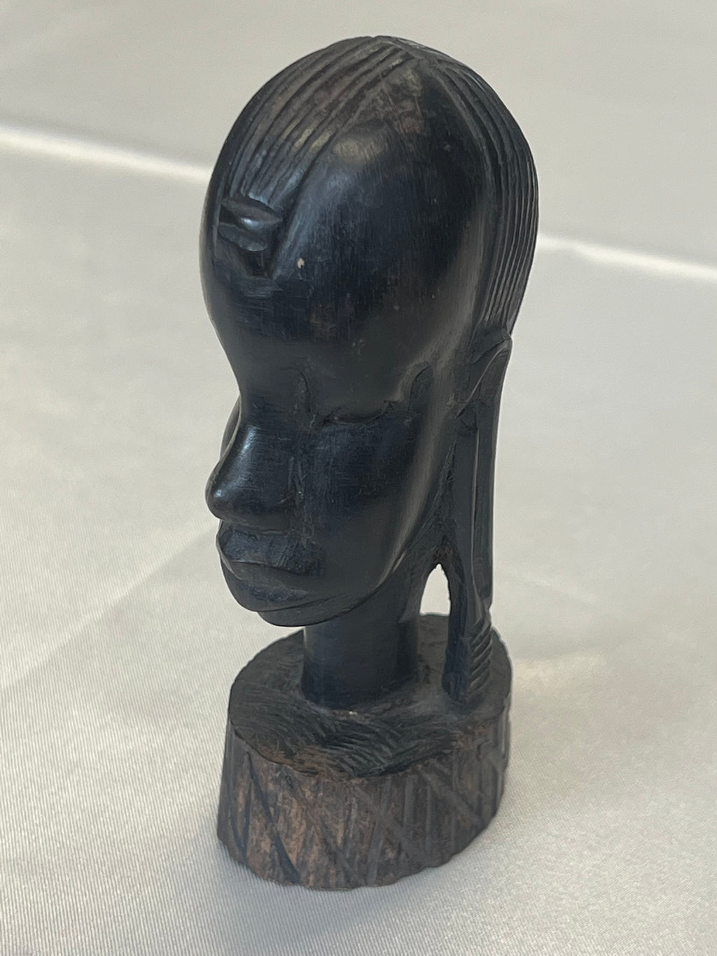 Afrikanische Büste – geschnitzter Frauenkopf, Ebenholz-Typ