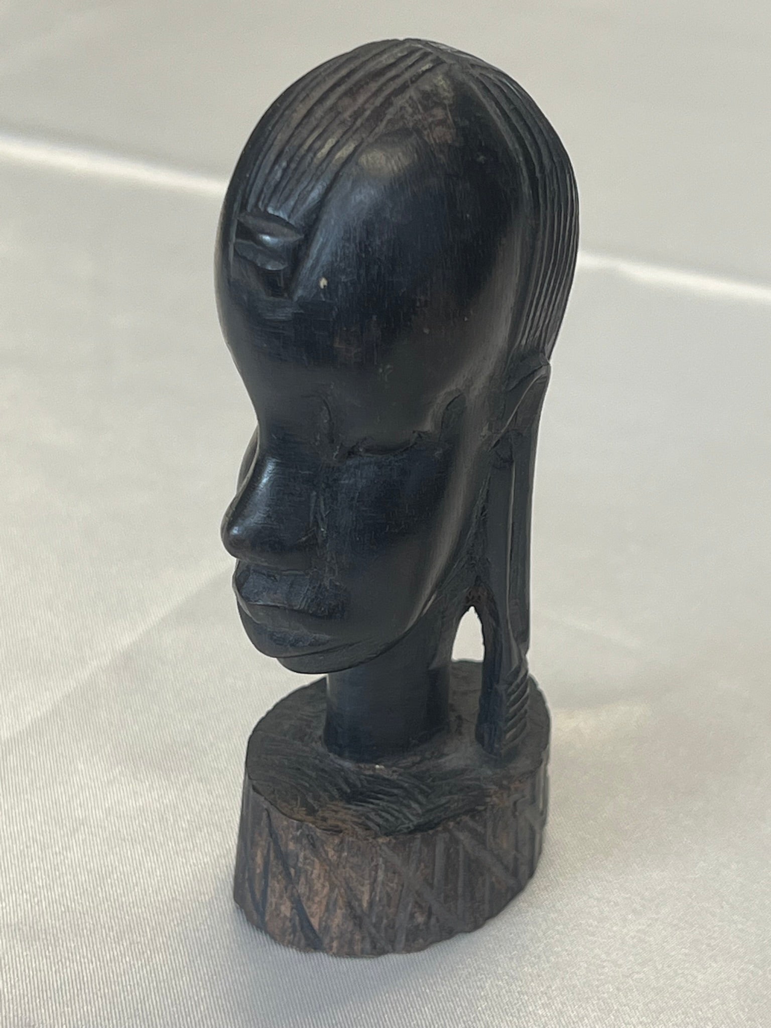 Afrikanische Büste – geschnitzter Frauenkopf, Ebenholz-Typ