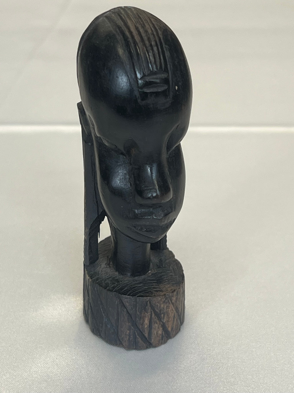 Afrikanische Büste – geschnitzter Frauenkopf, Ebenholz-Typ