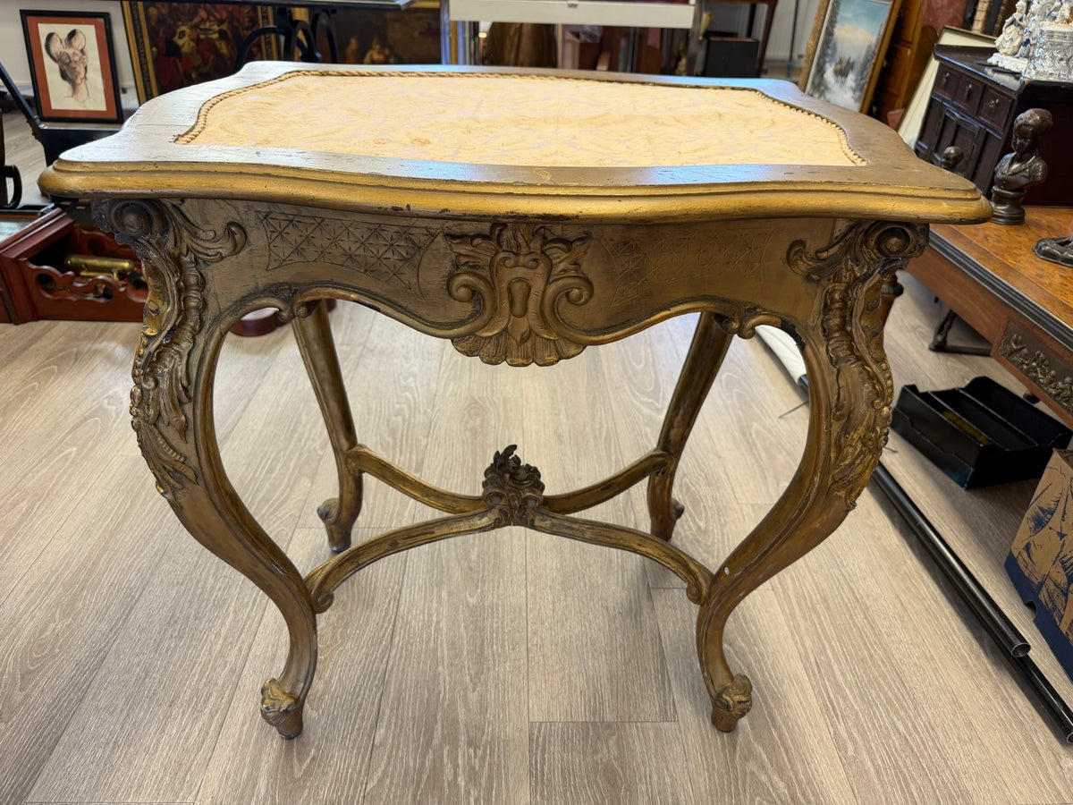 Antiker Beistelltisch Frankreich, 19. Jh., Louis-XV-Stil (Rokoko) – original vergoldet, geschnitzt, Salontisch