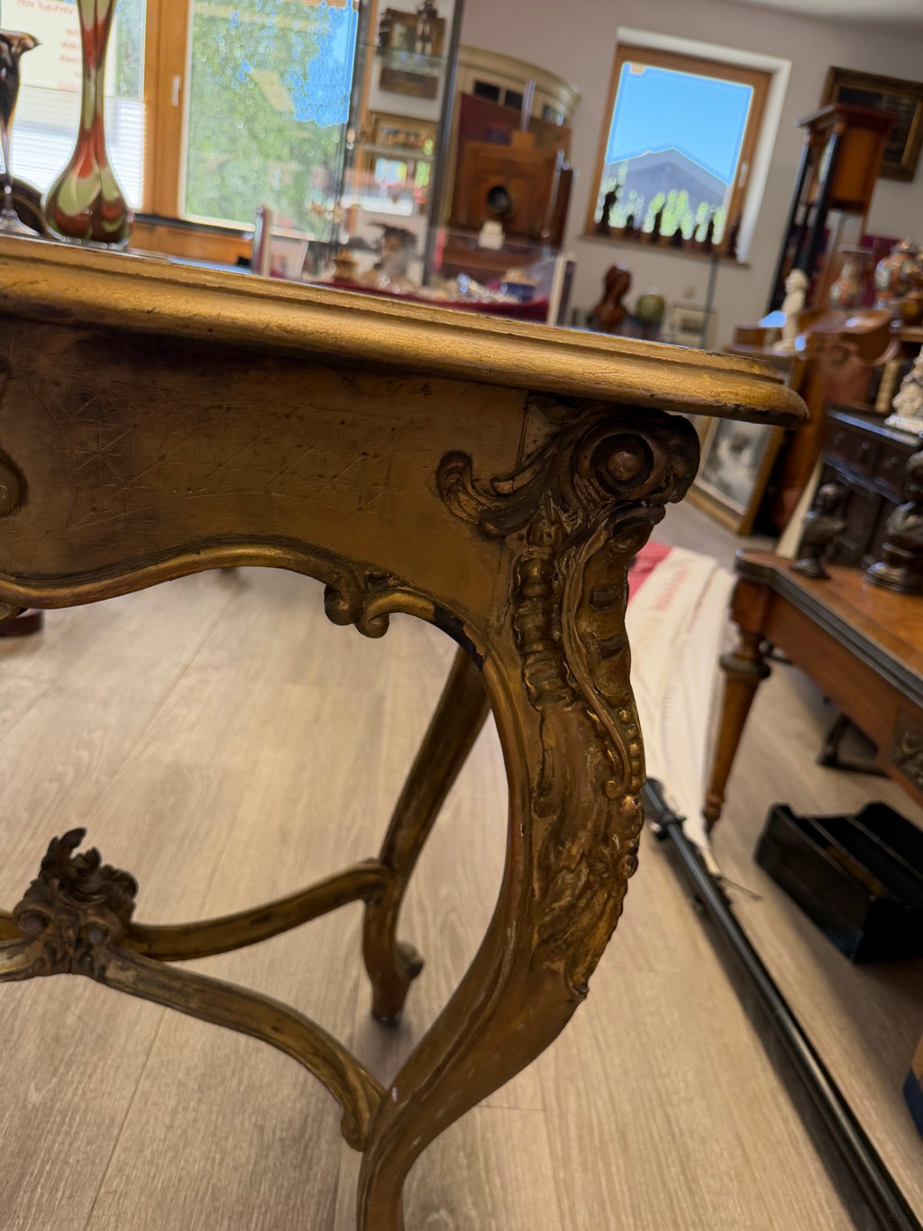 Antiker Beistelltisch Frankreich, 19. Jh., Louis-XV-Stil (Rokoko) – original vergoldet, geschnitzt, Salontisch