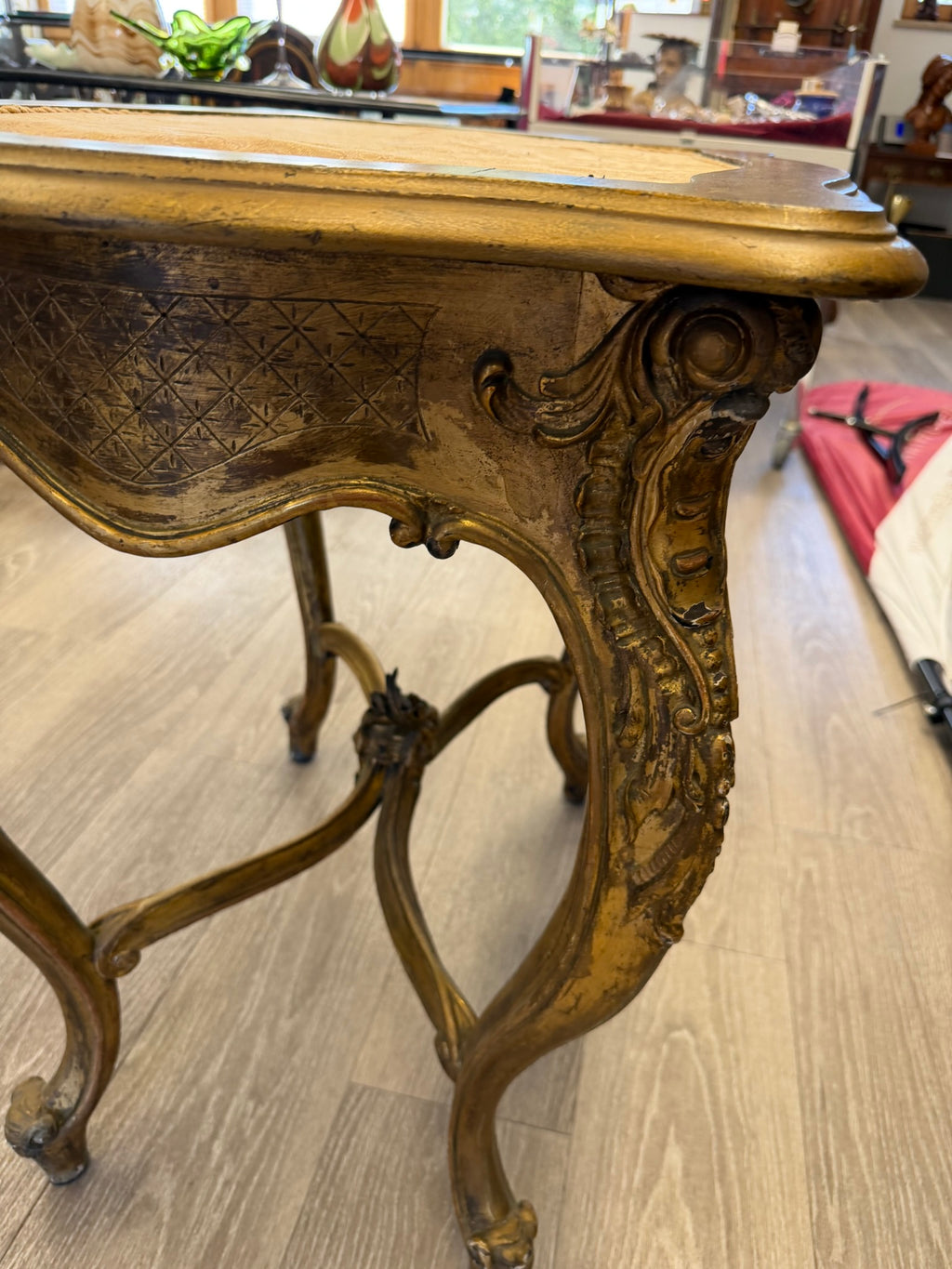 Antiker Beistelltisch Frankreich, 19. Jh., Louis-XV-Stil (Rokoko) – original vergoldet, geschnitzt, Salontisch