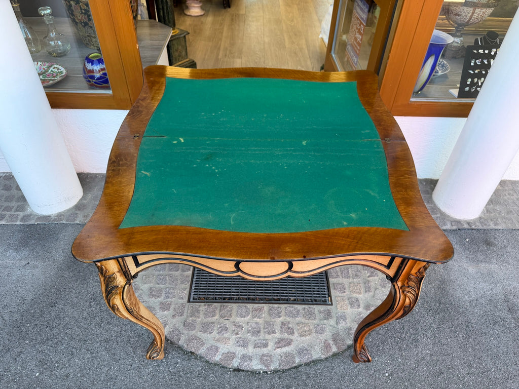 Spieltisch Kartentisch Nussbaum – Willem III, niederländisch um 1860, aufklappbarer Klapptisch / Konsole mit Filzauflage
