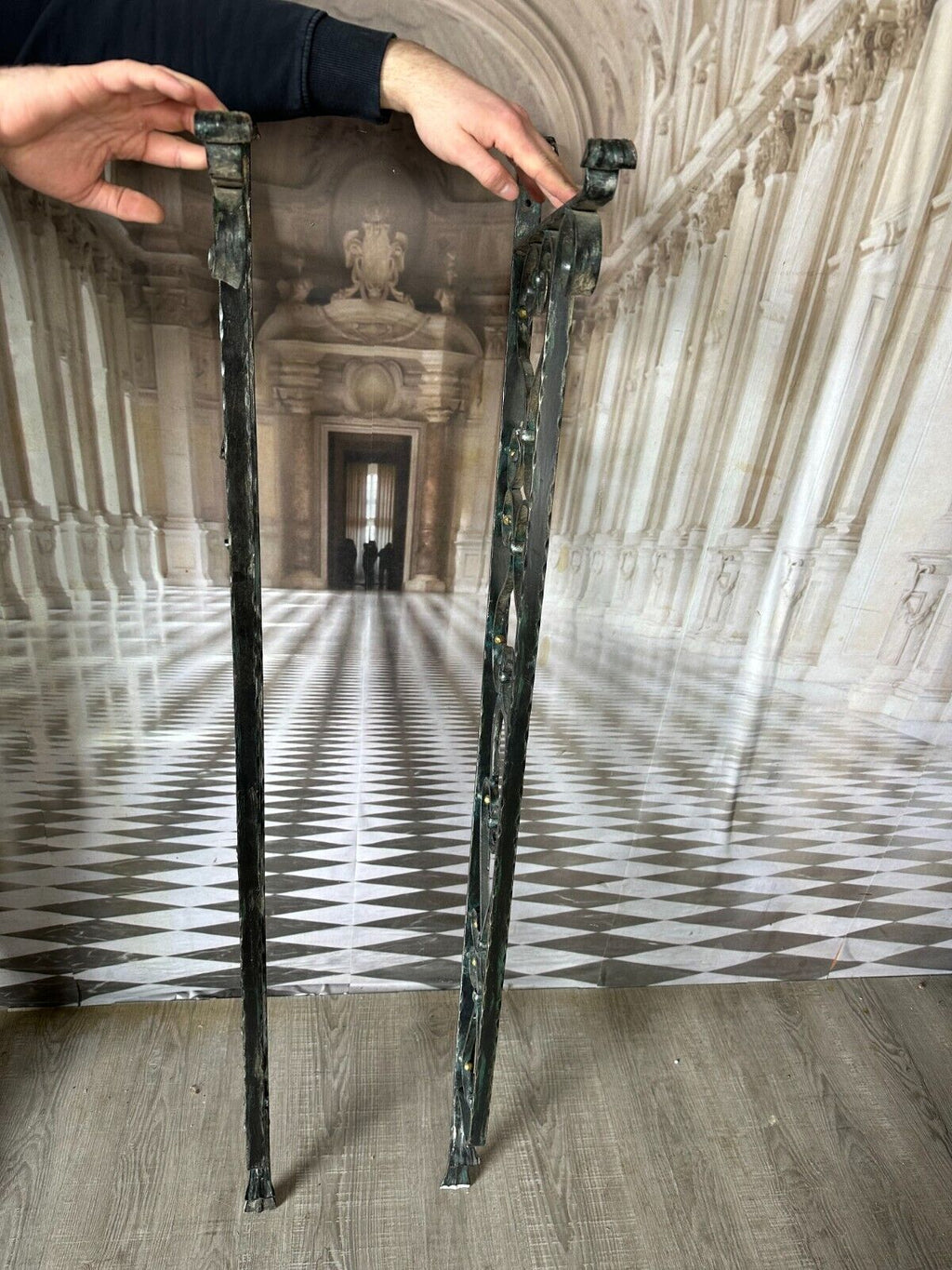 Handgeschmiedete Wandappliken aus Eisen mit Hufeisen 152x38cm