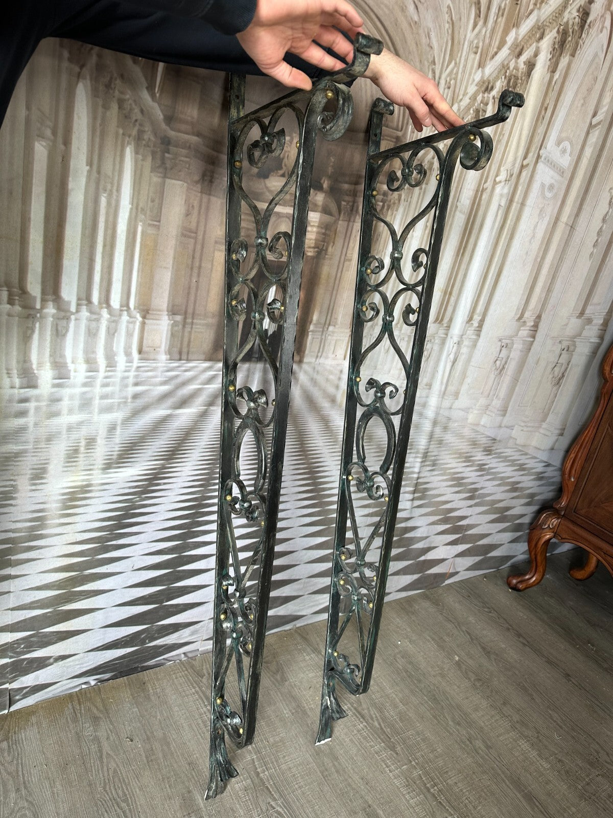Handgeschmiedete Wandappliken aus Eisen mit Hufeisen 152x38cm