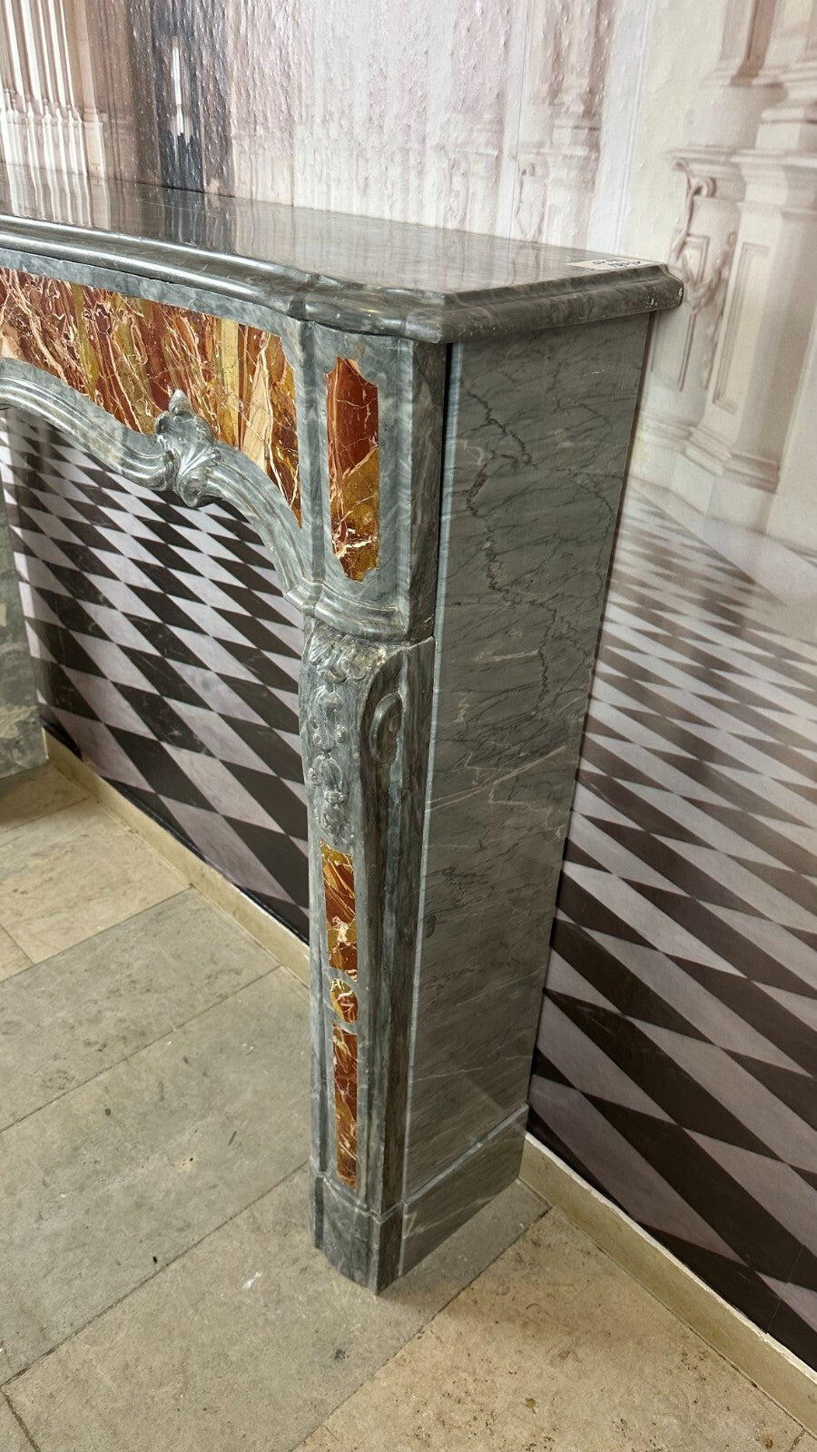 Antike Kaminumrandung Marmor Kamin um 1700 Barock Kamin Intarsien