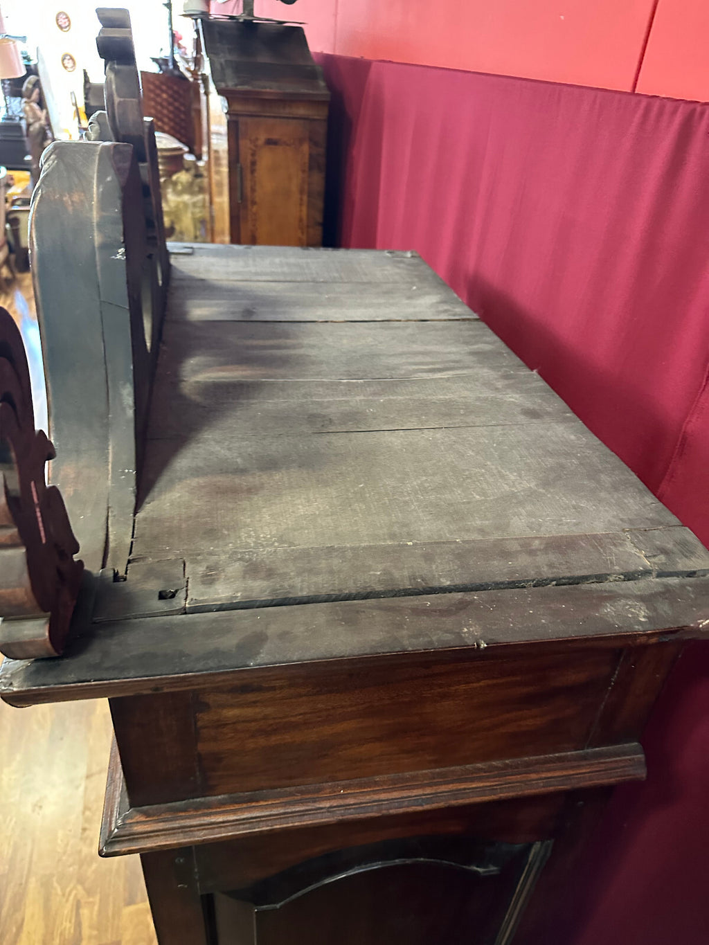 Antiker Schrank Prunkschrank 19 tes Jhdt Nussbaum massiv Schnitzwerk