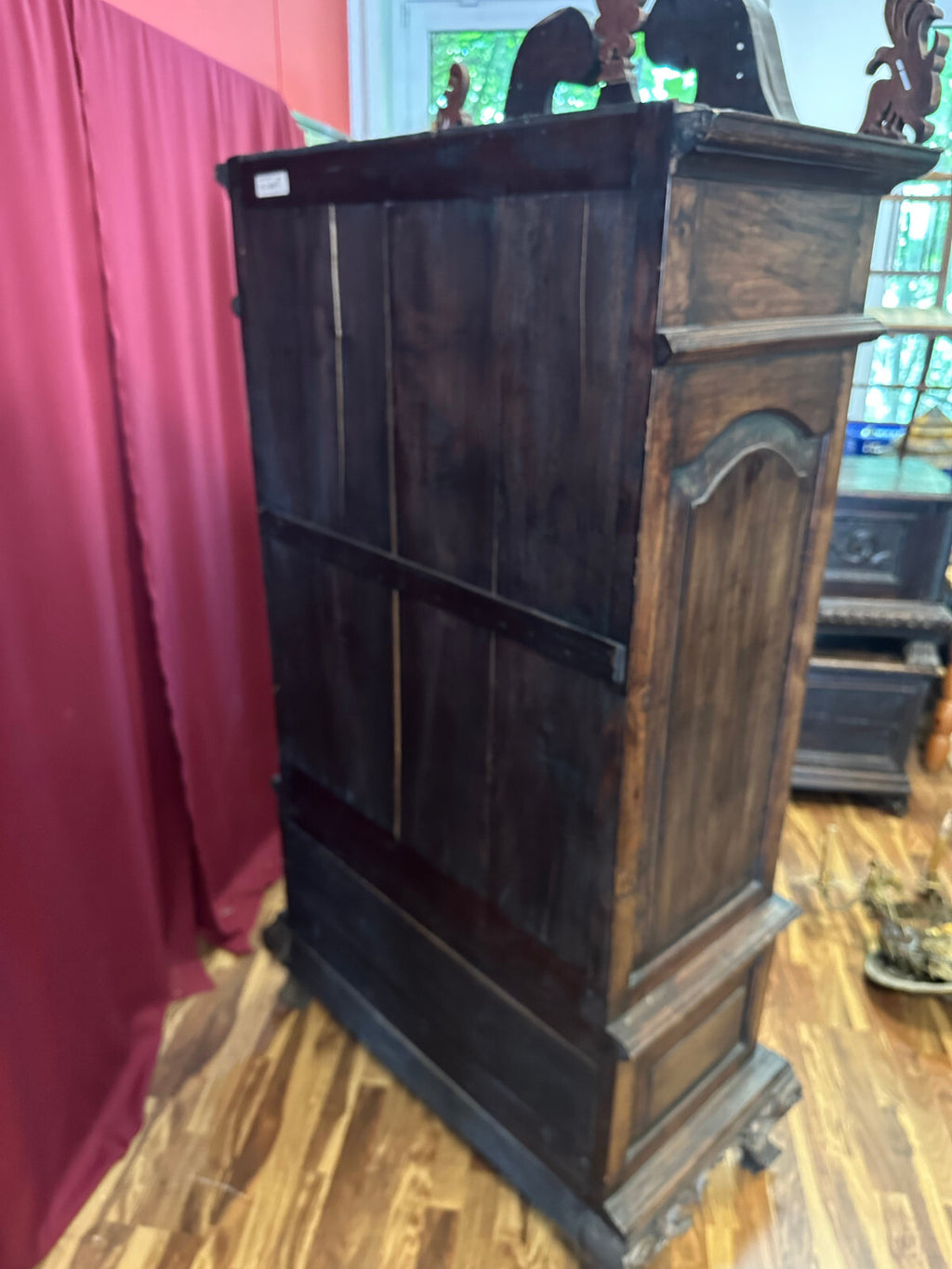 Antiker Schrank Prunkschrank 19 tes Jhdt Nussbaum massiv Schnitzwerk