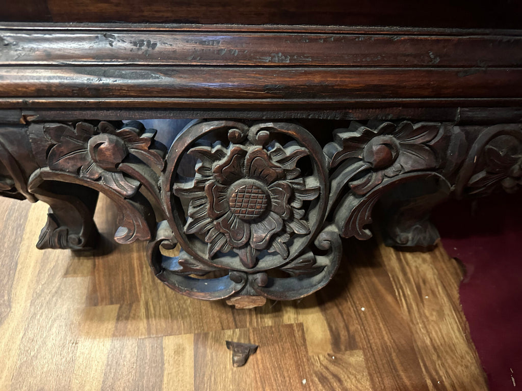 Antiker Schrank Prunkschrank 19 tes Jhdt Nussbaum massiv Schnitzwerk
