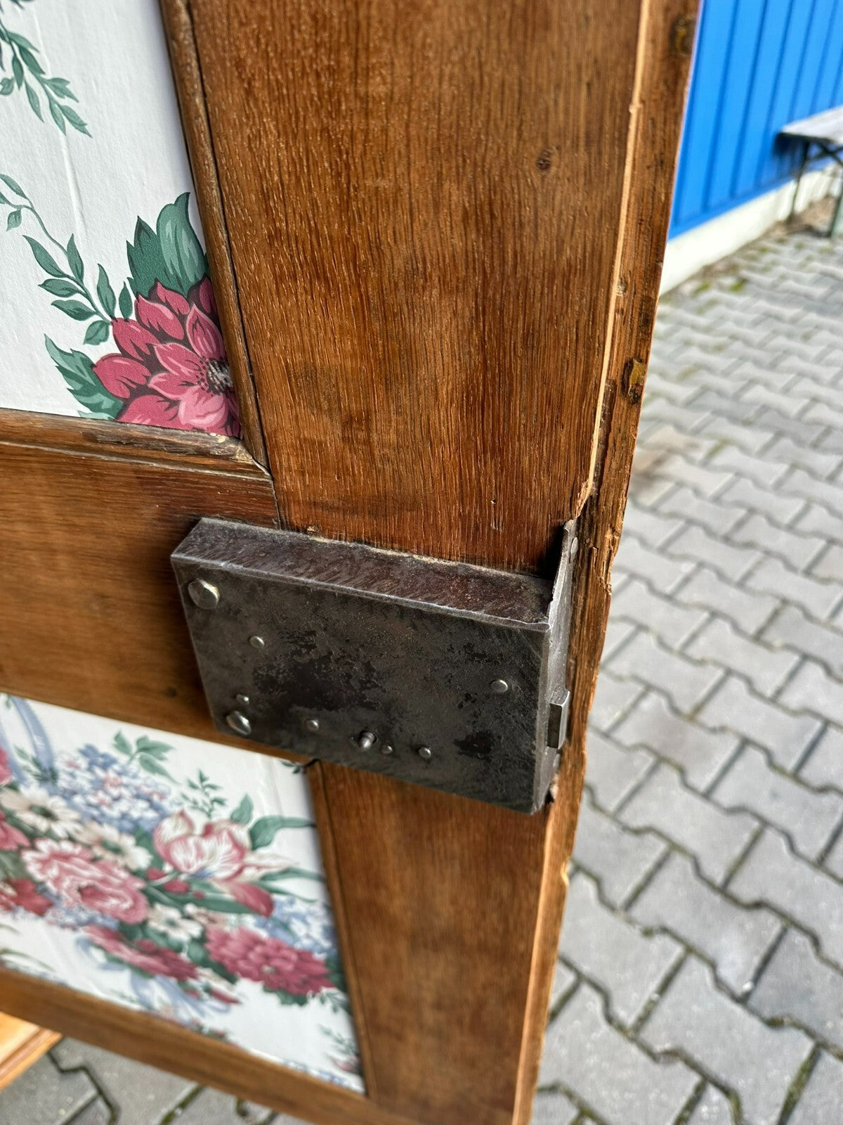 Herrschaftlicher Barockschrank Ritterschrank um 1740 Eiche massiv Sternintarsien