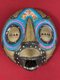AFRIKANISCHE WAND MASKE HOLZ HANDGESCHNITZT KUPFER UND PERLEN TOLLE PATINA 29cm