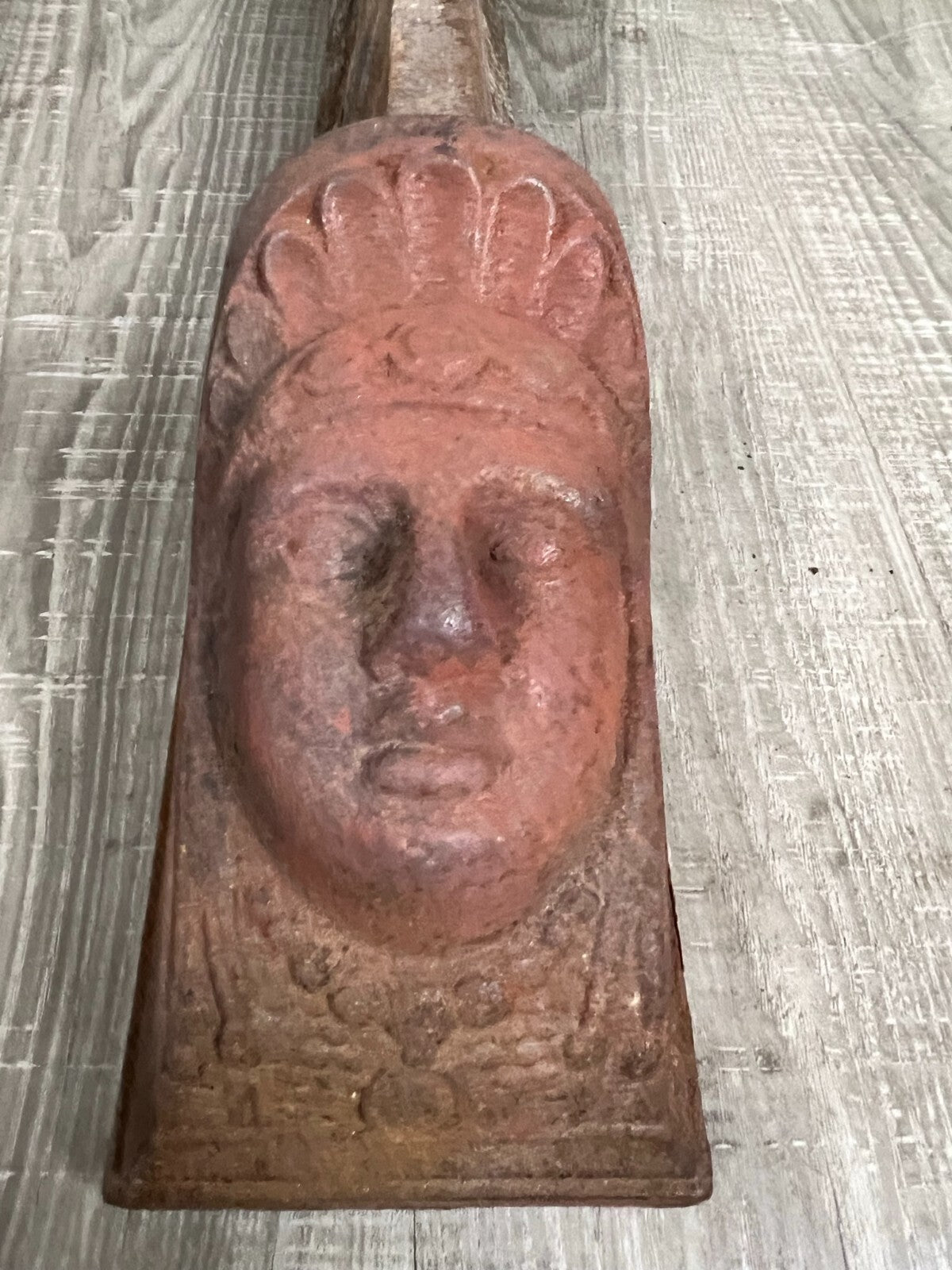 Antike Kaminböcke aus Eisen Historismus um 1880 Gesichter 19 tes Jhdt