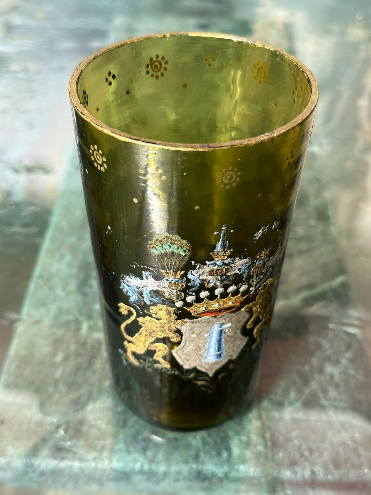 Antikes Historismus Glas um 1880 handbemalt Mundgeblasen Wappen Löwen