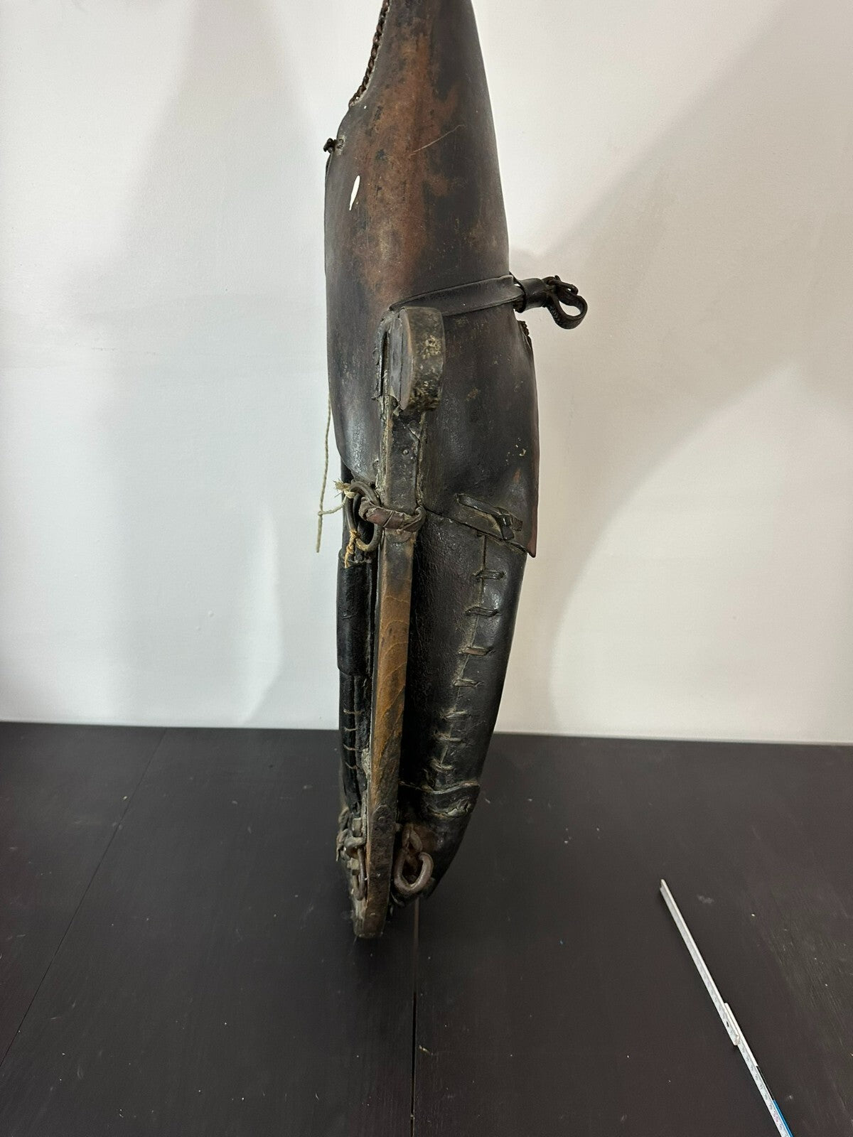 105cm antikes Pferdekummet Kummet Leder auf Holz Pferdegeschirr