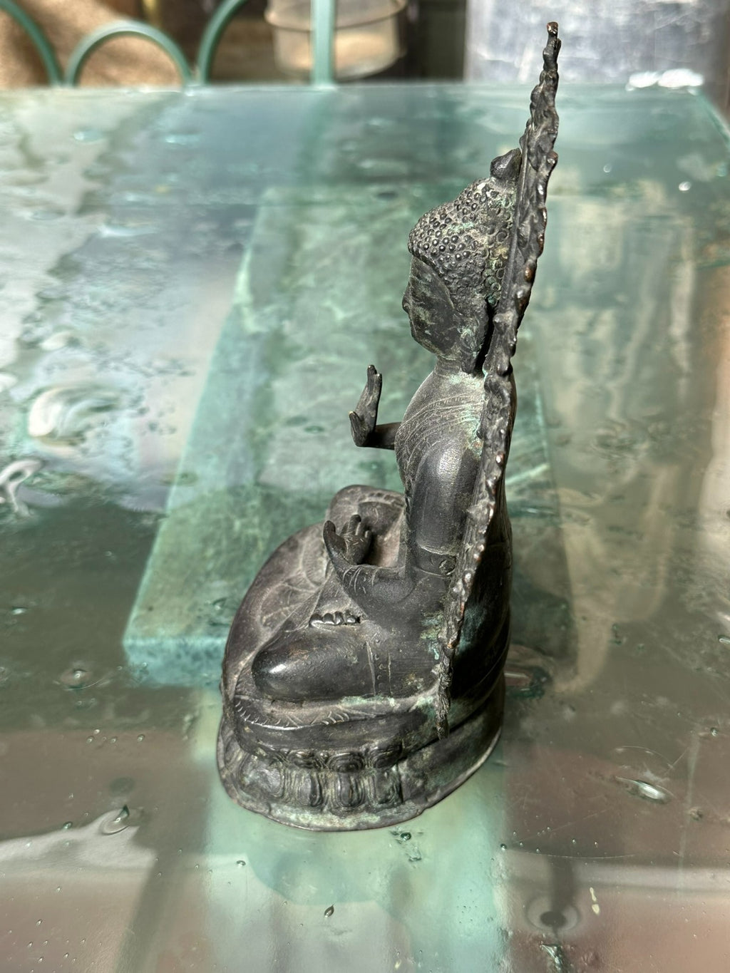 Antiker Abhaya Mudra Buddha aus Bronze um 1900 China