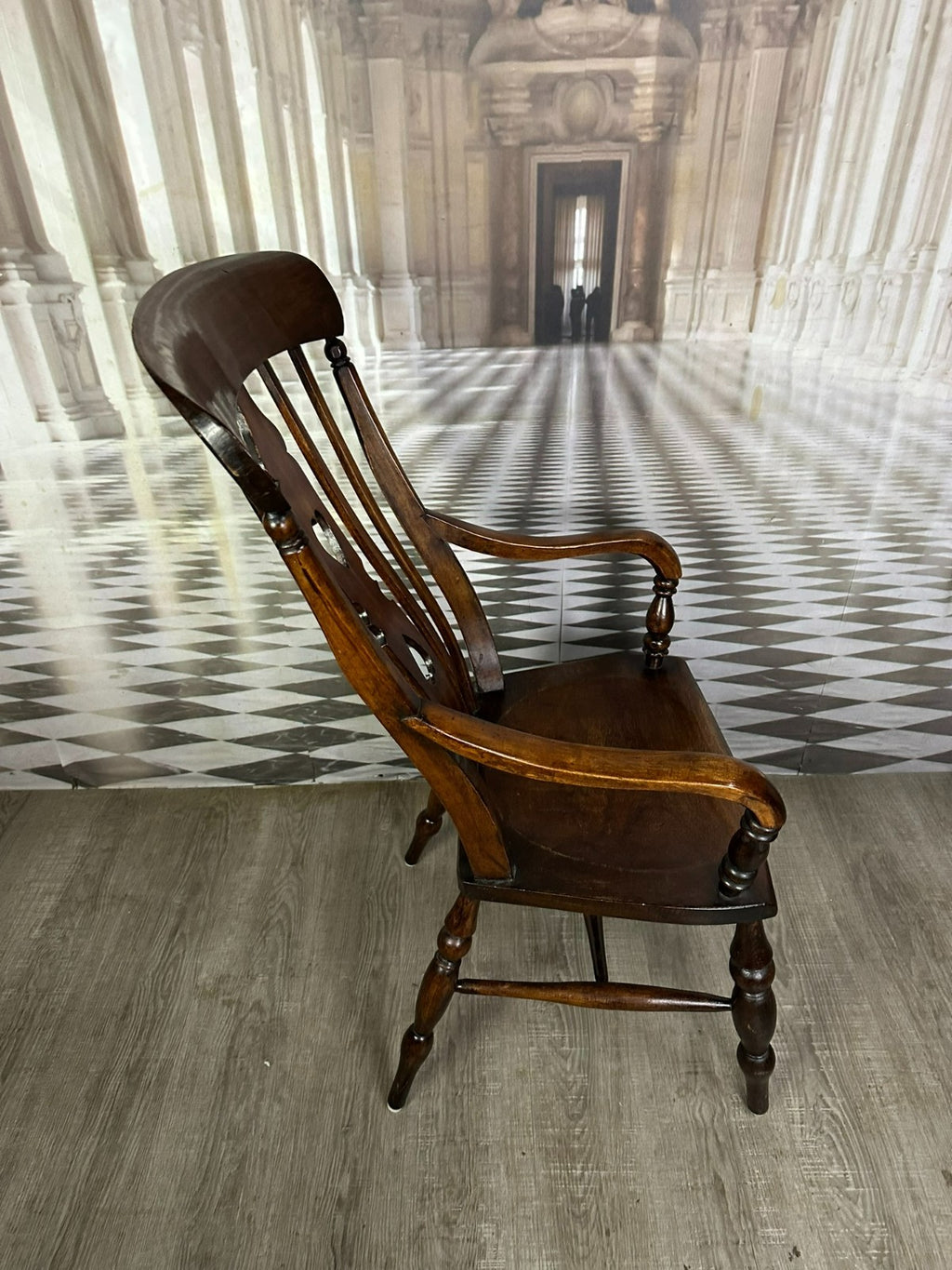 Alter Windsor Stuhl mit Armlehnen Eibenholz Mitte 20 tes Jh