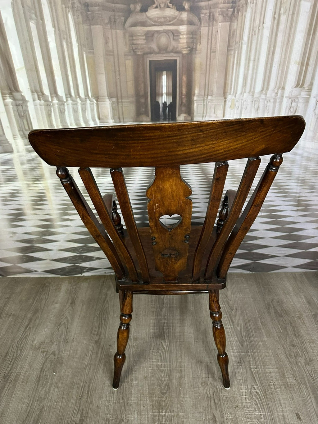 Alter Windsor Stuhl mit Armlehnen Eibenholz Mitte 20 tes Jh