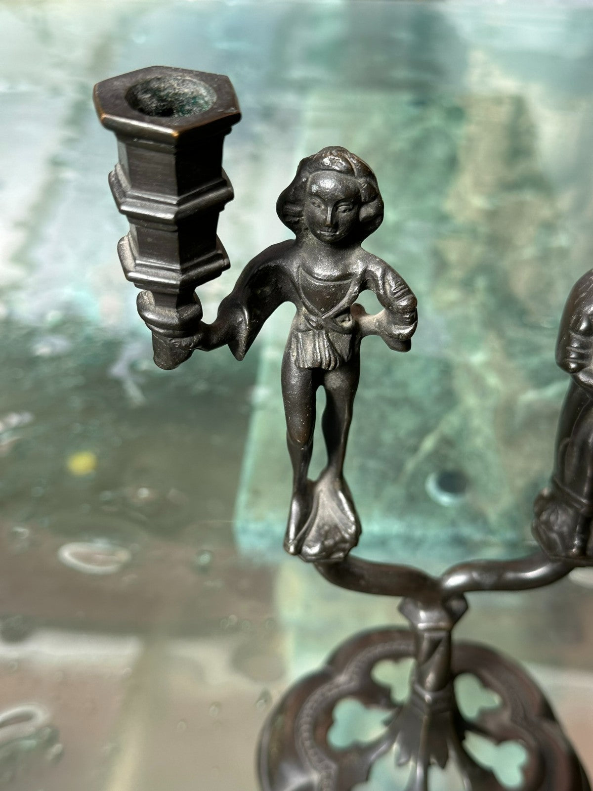 Antiker Barock Kerzenleuchter aus Bronze Italien 18 tes Jhdt Personen
