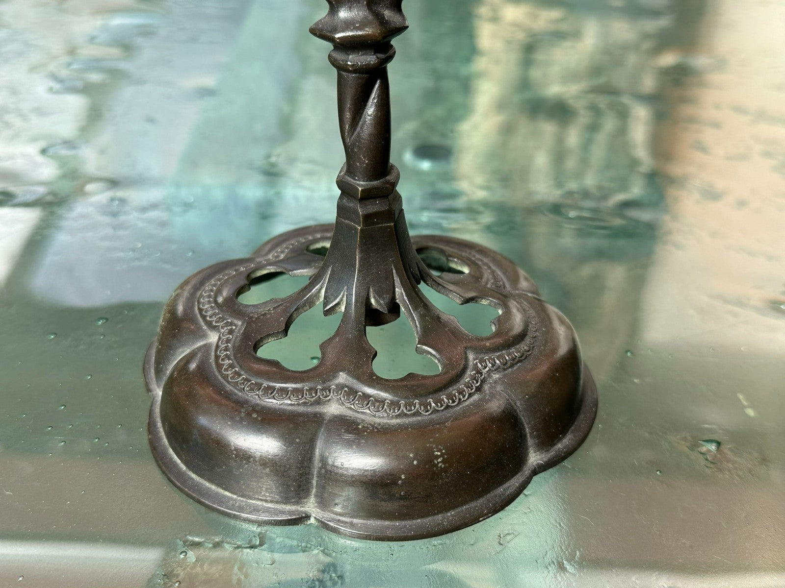 Antiker Barock Kerzenleuchter aus Bronze Italien 18 tes Jhdt Personen