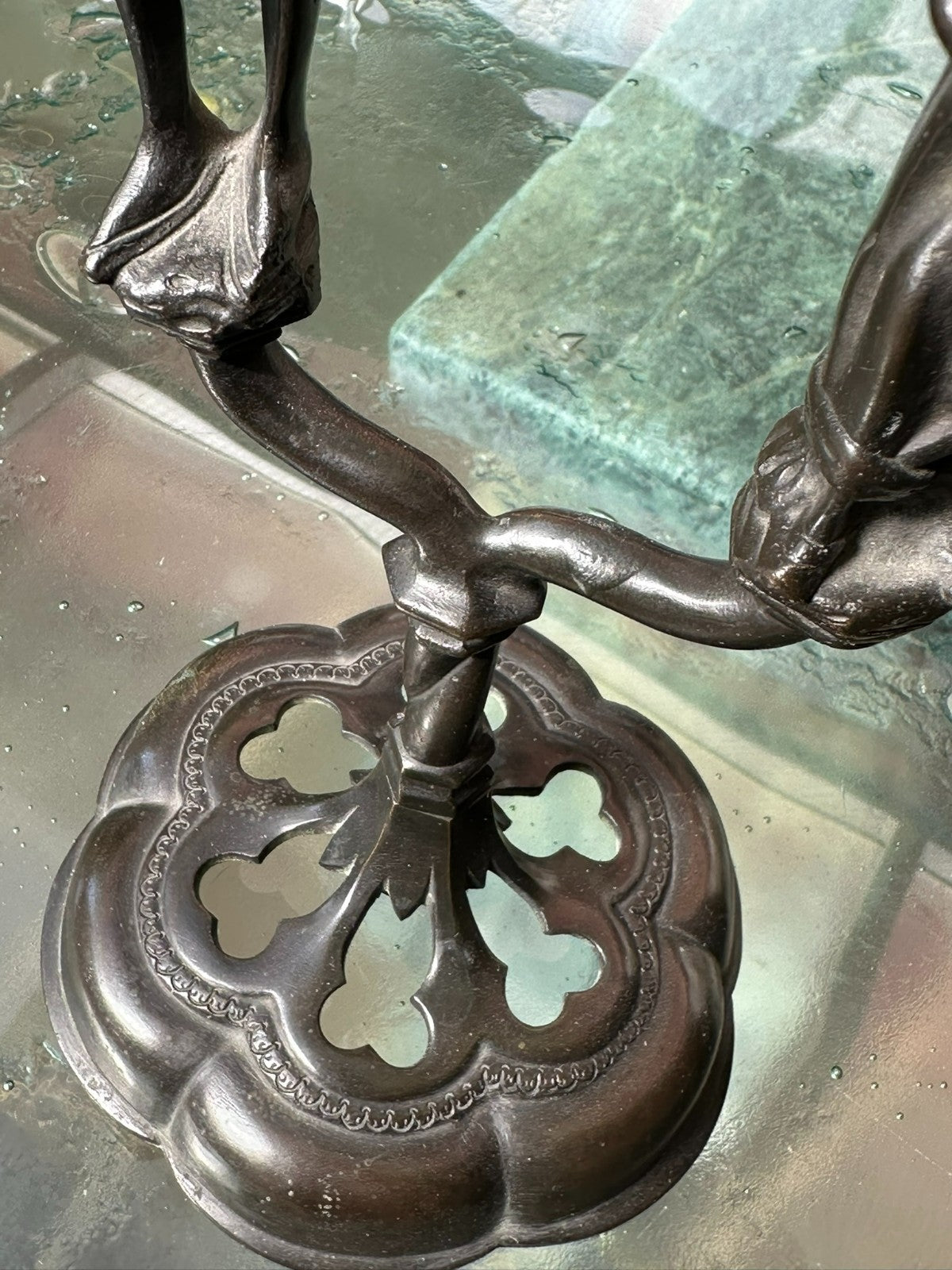 Antiker Barock Kerzenleuchter aus Bronze Italien 18 tes Jhdt Personen
