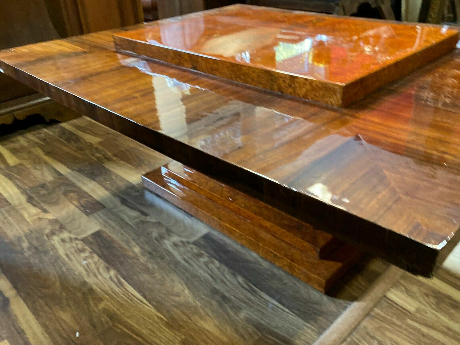 Art Deco Beistelltisch um 1920 Metallkugel Fuss und Makassar Ebenholz antik