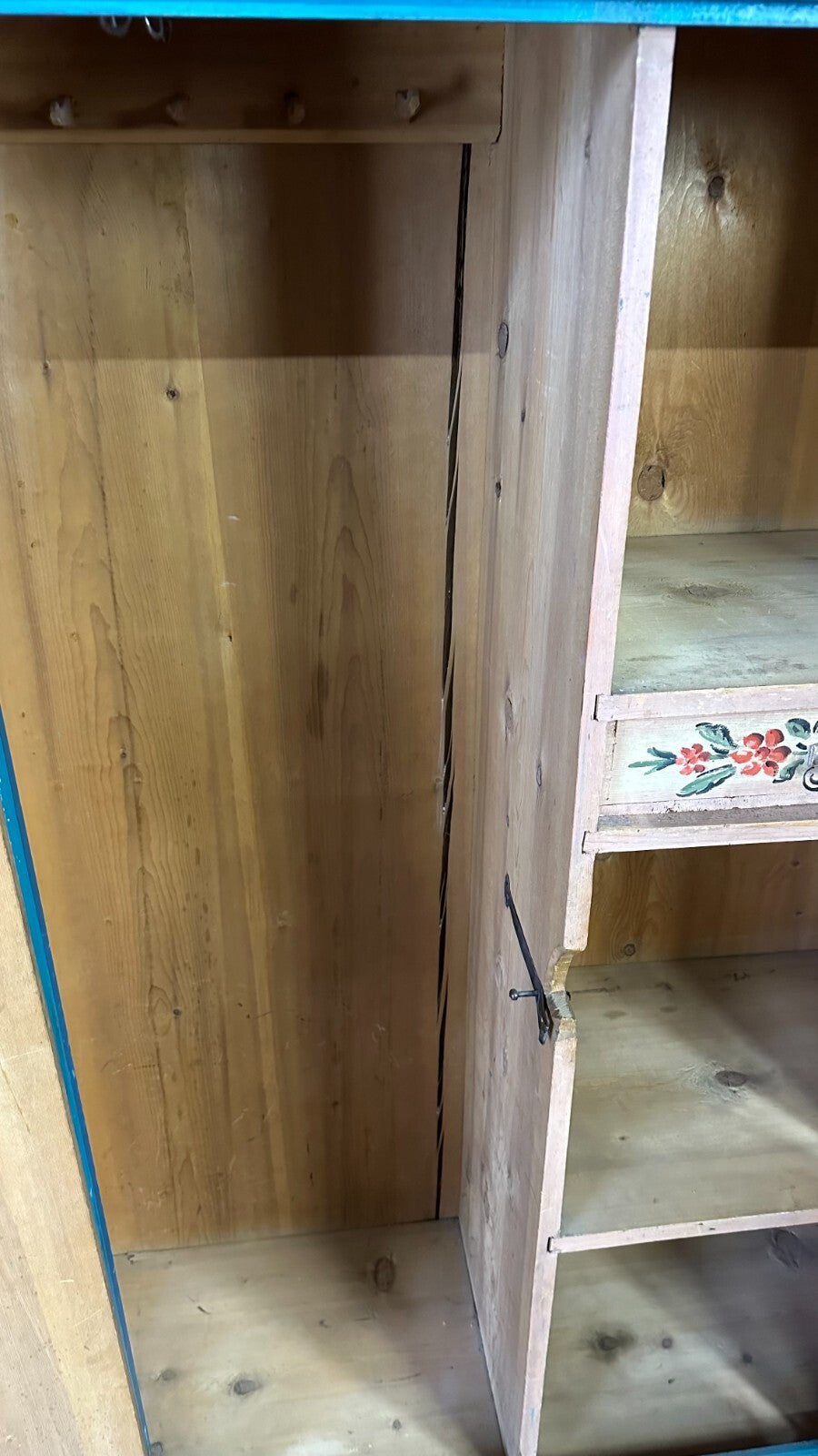 Antiker Bauernschrank Holz massiv handbemalt restauriert 19 tes Jhdt