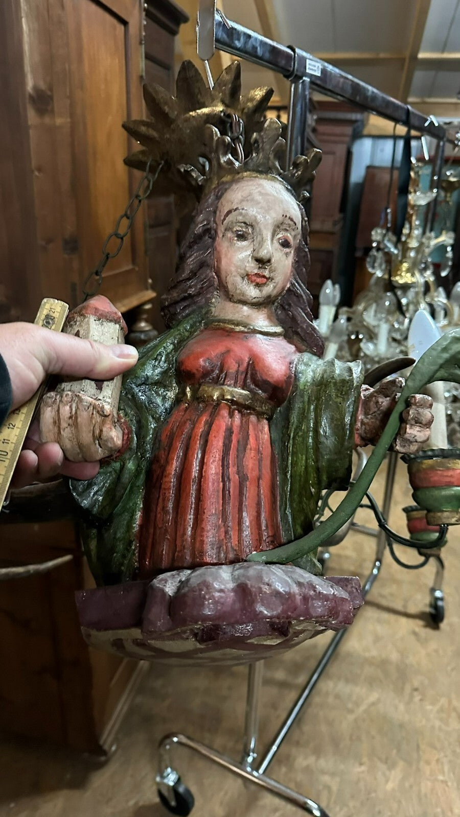 Antikes Lüsterweibchen um 1900 Heilige Barbara Holz Polychrom gefasst Geweih