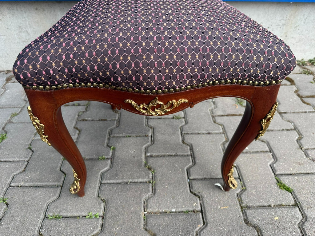 Antiker Stuhl um 1920 Louis Seize Stil neu Bezogen Messing Appliken
