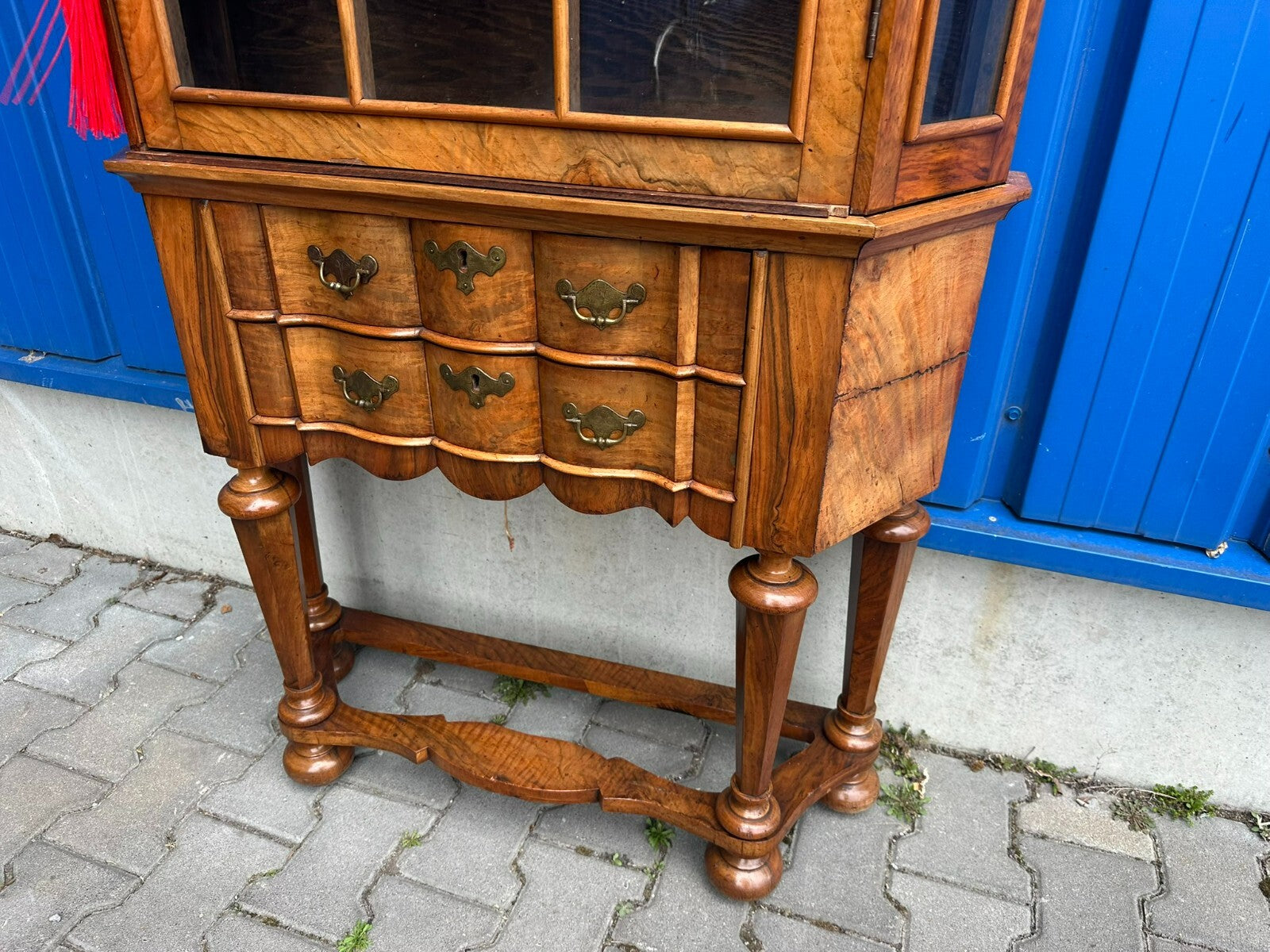 Antike Barockvitrine kleine Barock Vitrine um 1880 Nussbaum Furnier