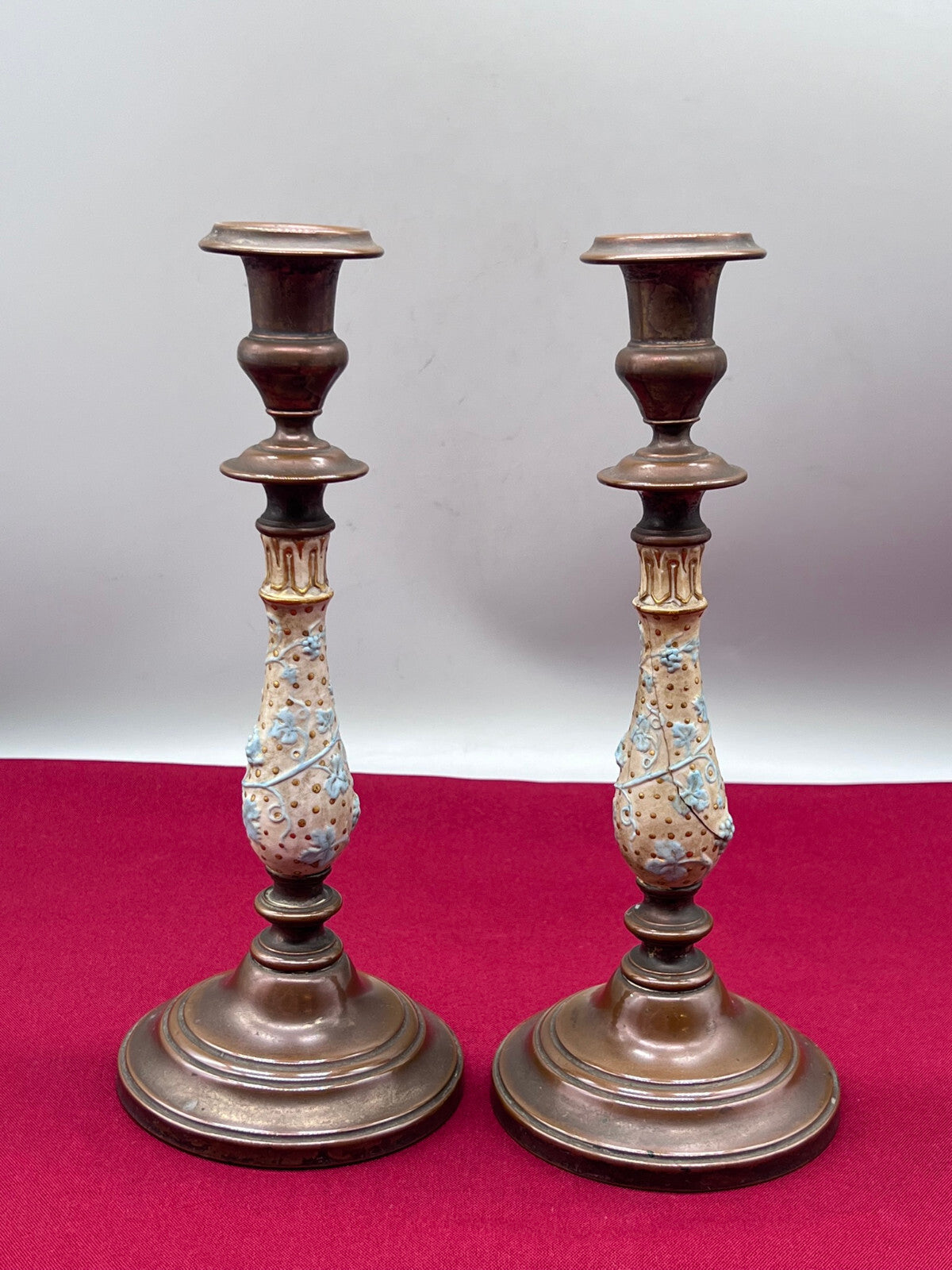 Paar antike Kerzenleuchter Jugendstil Kupfer mit Keramik handbemalt
